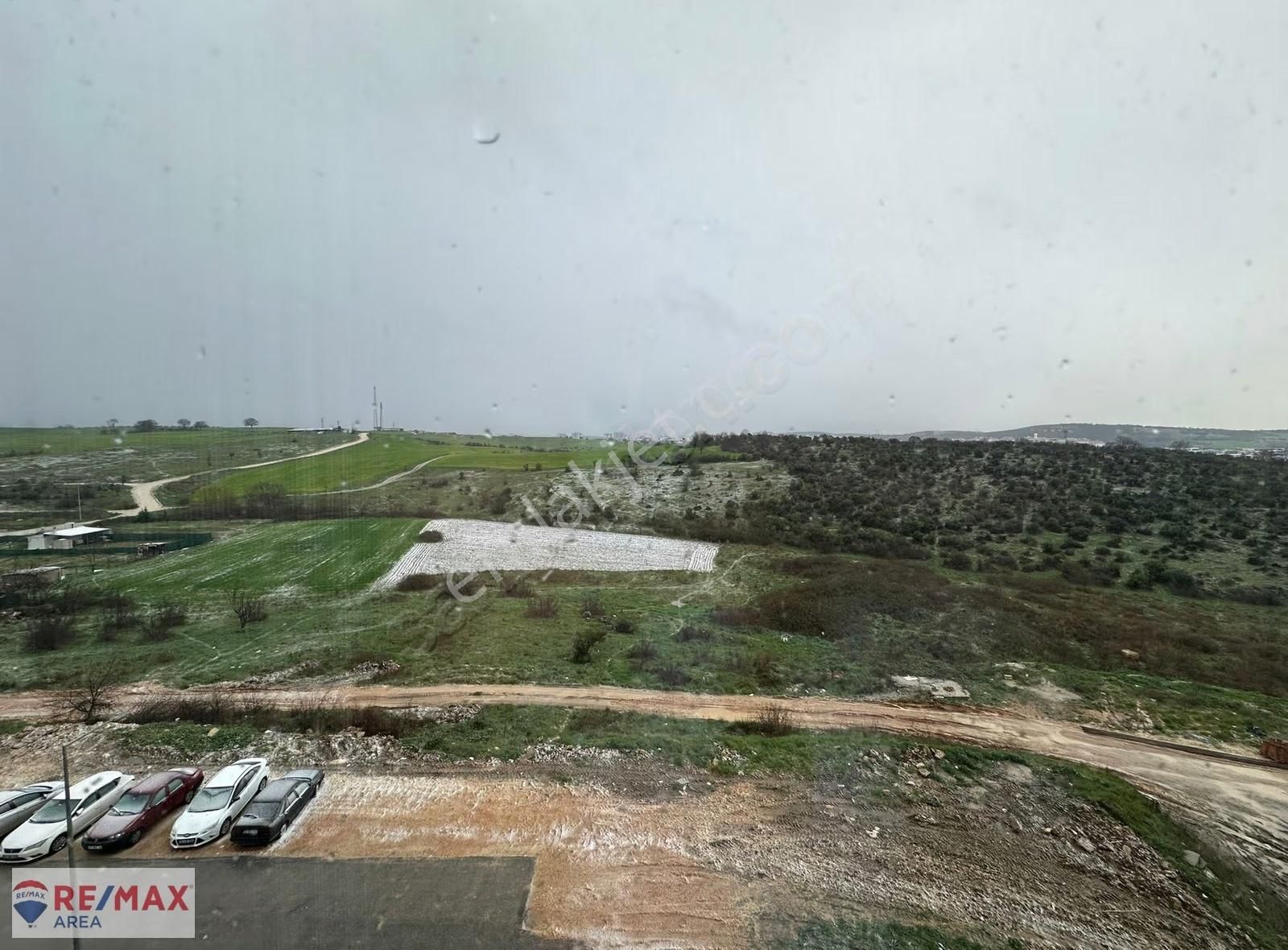 Remax Area Dan Kurtuluş Da Eşyalı Satılık Ara Kat 1+1 Daire - Görsel 13