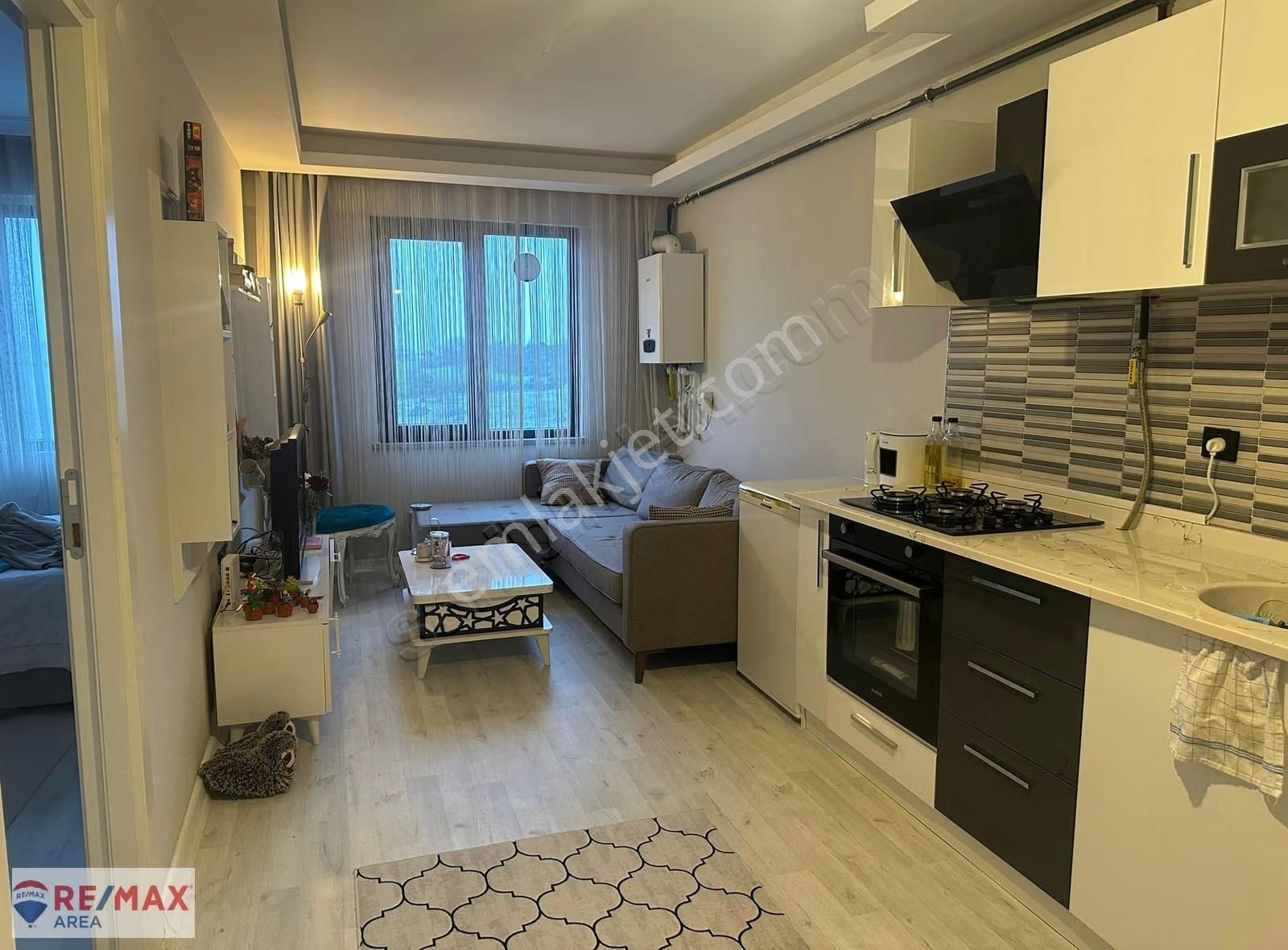 Remax Area Dan Kurtuluş Da Eşyalı Satılık Ara Kat 1+1 Daire - Görsel 22