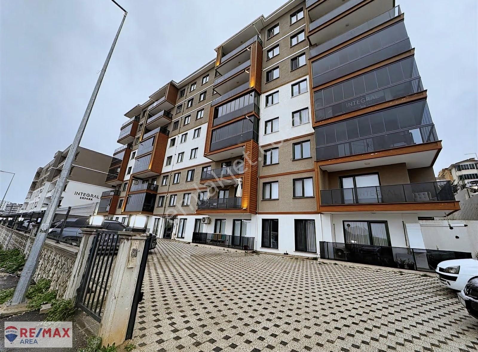 Remax Area Dan Kurtuluş Da Eşyalı Satılık Ara Kat 1+1 Daire - Görsel 8