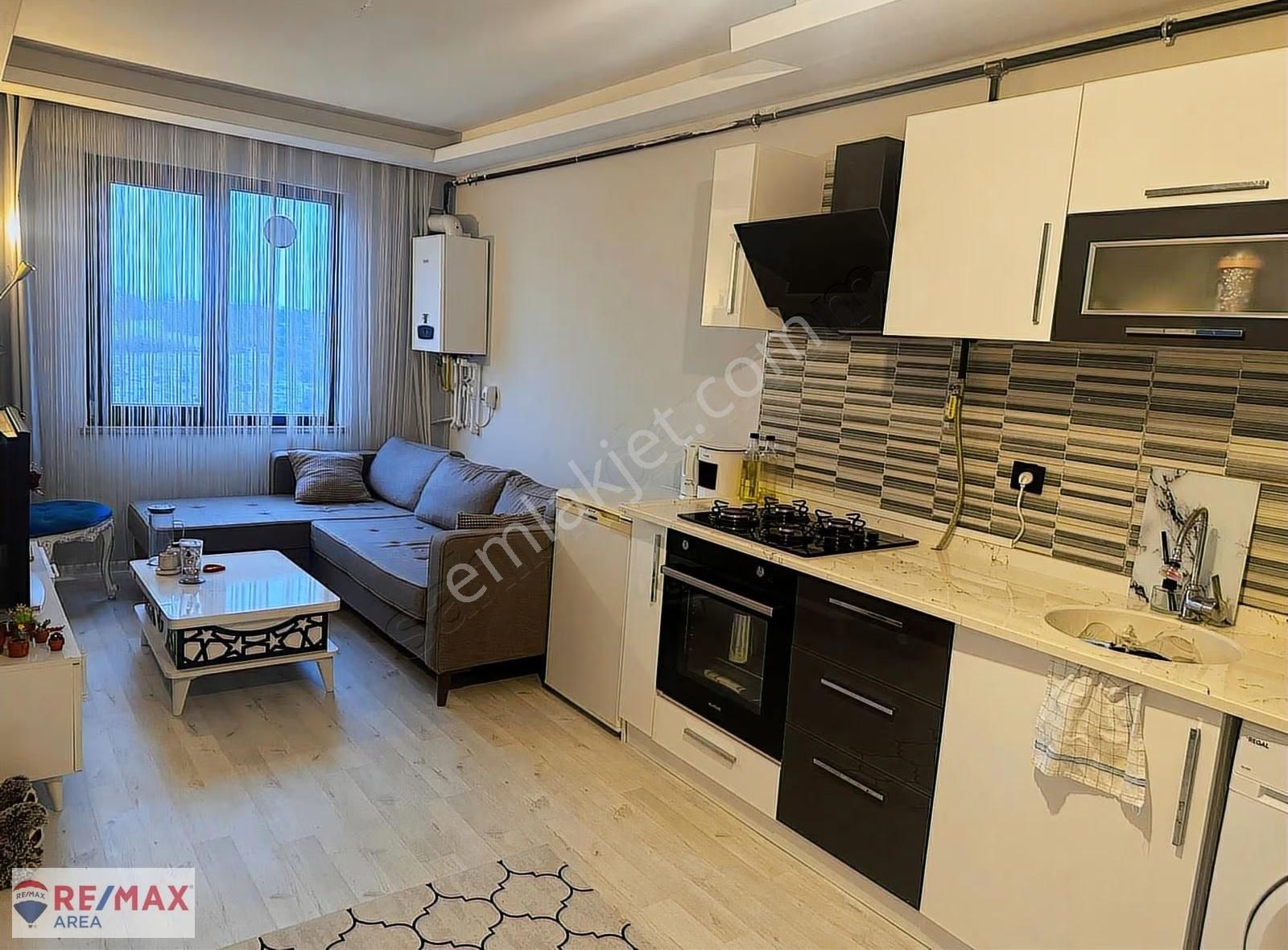 Remax Area Dan Kurtuluş Da Eşyalı Satılık Ara Kat 1+1 Daire - Görsel 15