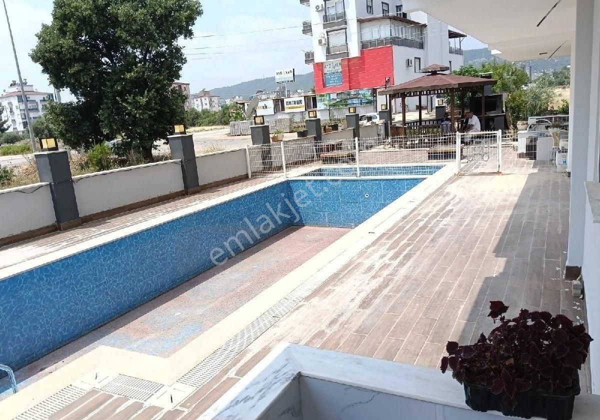 Kiralık 3+1 Yüksek Giriş Havuzlu Daire Ayrı Mutfak - Görsel 11