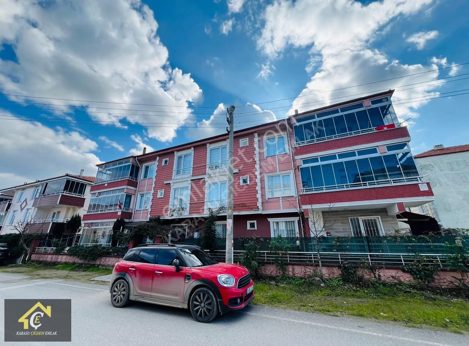 Karasu Akkumda Cadde Üstü | Hastaneye Yakın | Deniz Manzaralı