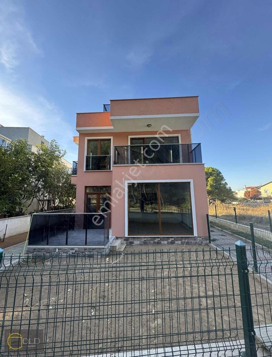 Güzelyalı'da Doğa Ve Denizle Bir Yaşam 4+1 Bahçeli Lüks Villa - Görsel 25