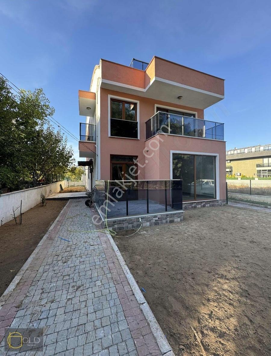 Güzelyalı'da Doğa Ve Denizle Bir Yaşam 4+1 Bahçeli Lüks Villa - Görsel 5