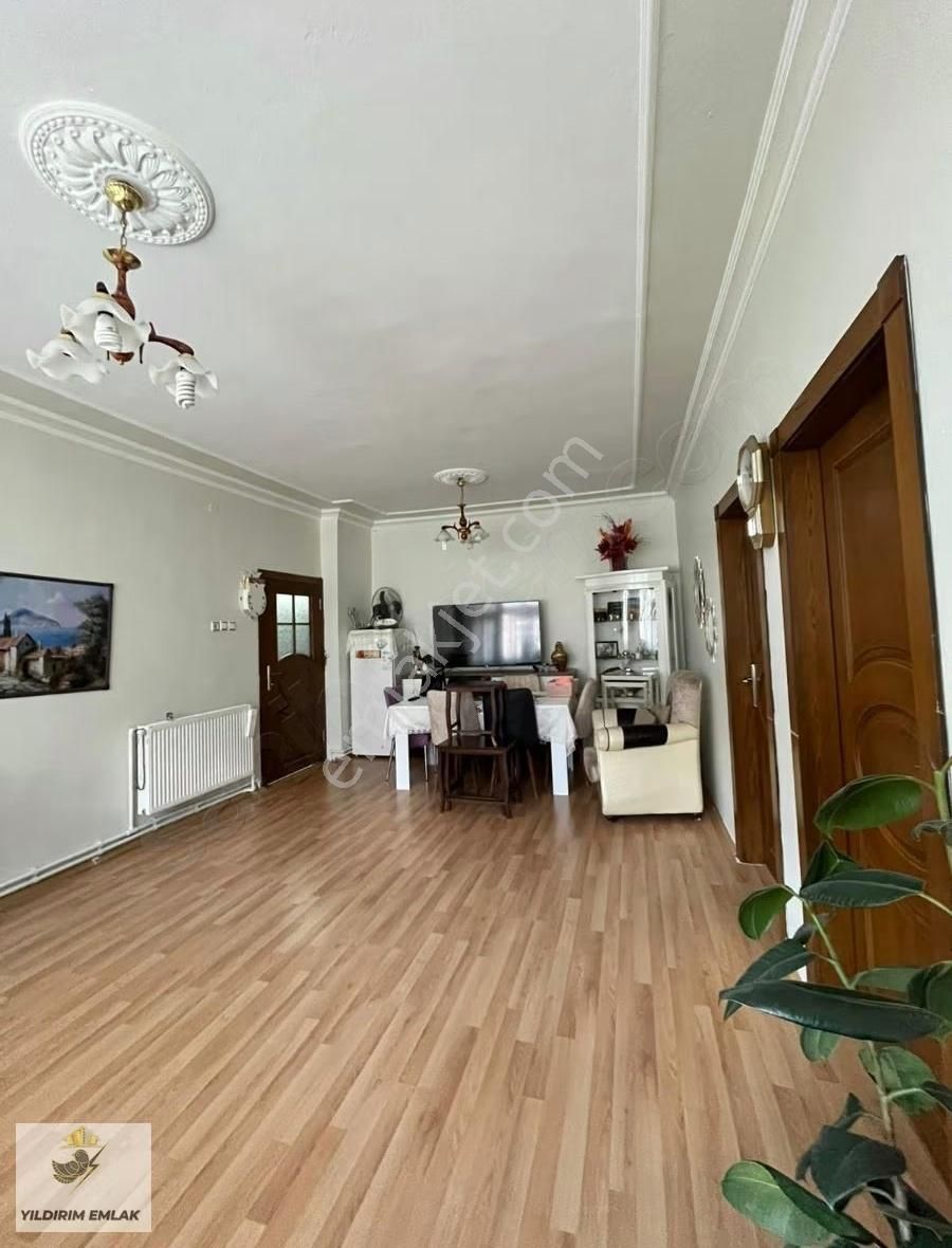Yıldırım Emlak'tan Çarşıda 3+1 Ara Katta Komple Yapılı Daıre - Görsel 2