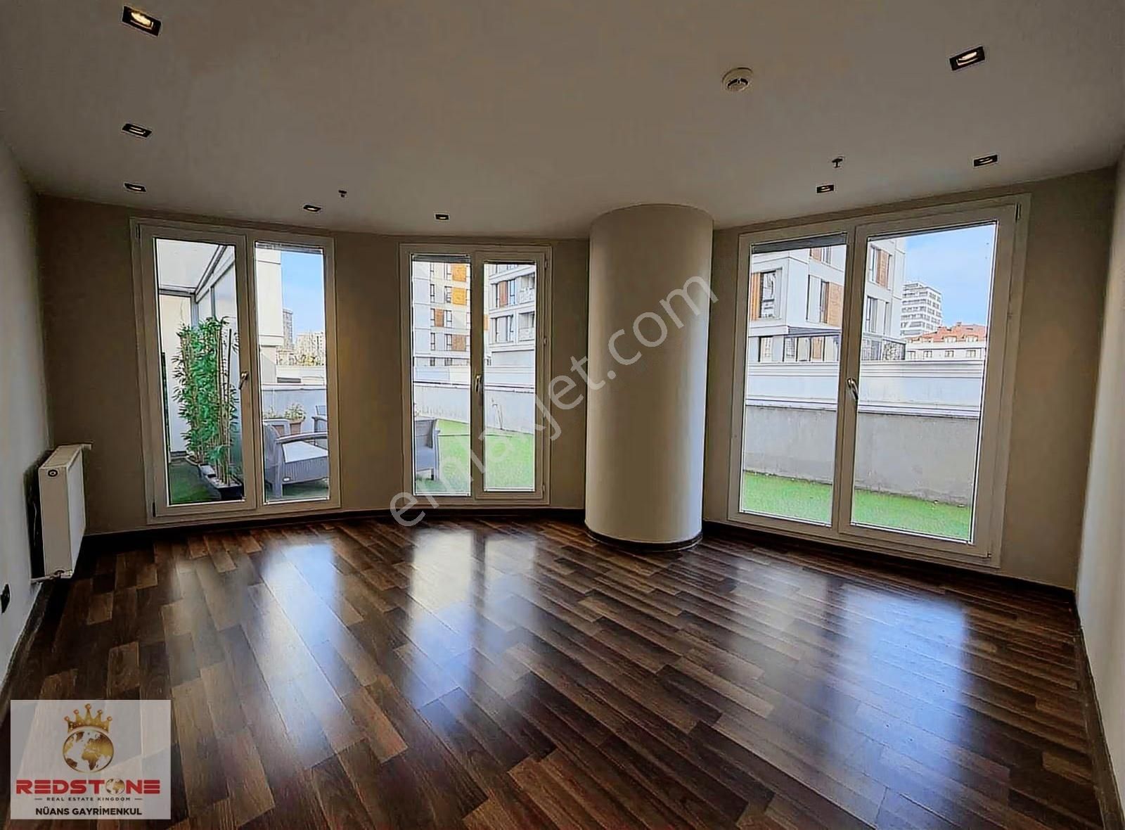Meydan Halkalı Sitesi Ticari Teraslı Kiralık 2+1 Büyük Tip Daire