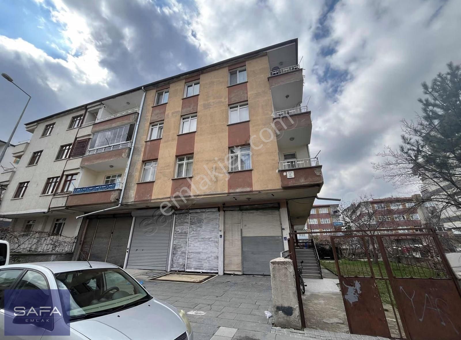 Fevzi Çakmak Mahallesinde Full Yapılı Kiralık Son Kat Daire