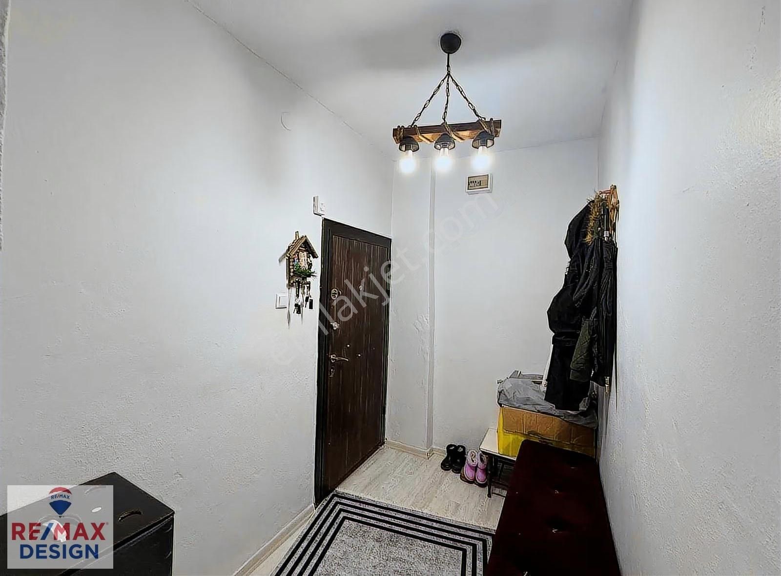 Adapazarı Yağcılar Altay Sitesi Satılık 3+1 Remax Desıgn - Görsel 3