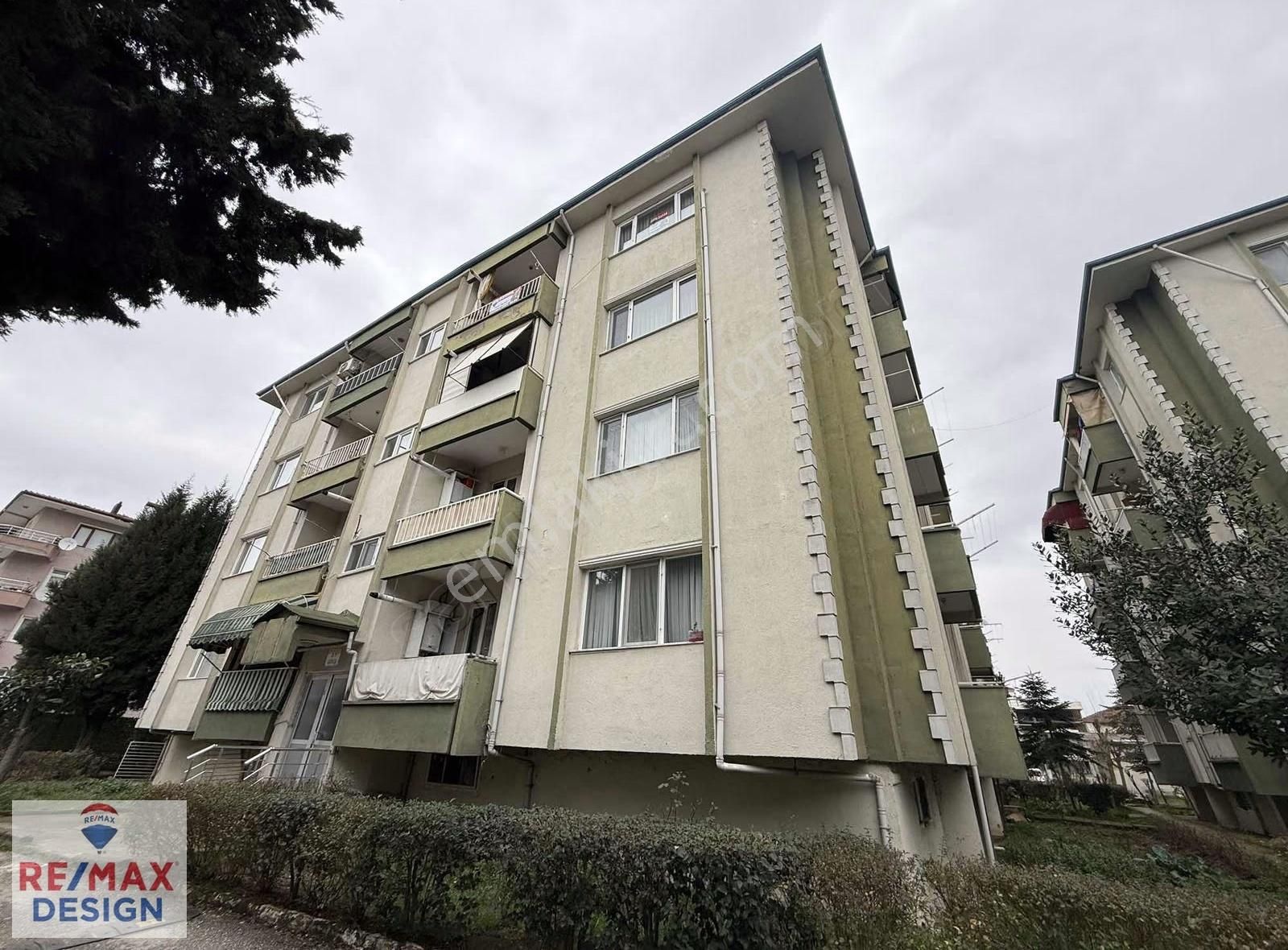 Adapazarı Yağcılar Altay Sitesi Satılık 3+1 Remax Desıgn