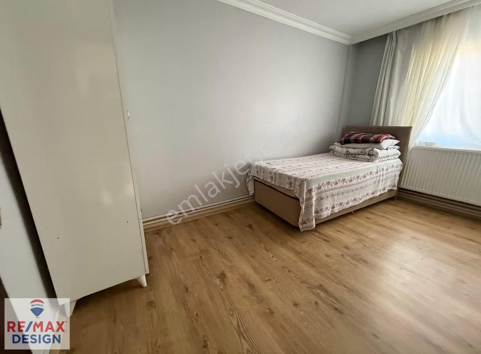 Ozanlar Perşembe Pazarının Yanında Satılık Daire Remax Design - Görsel 3