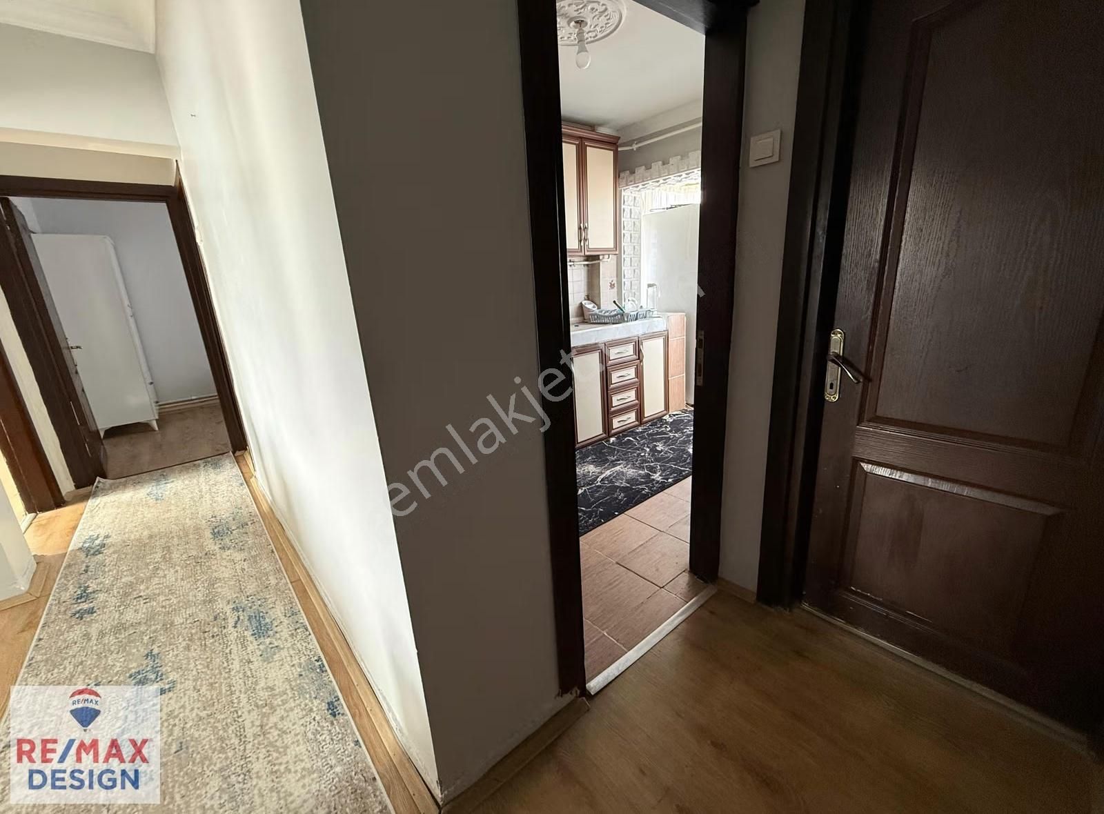 Ozanlar Perşembe Pazarının Yanında Satılık Daire Remax Design - Görsel 9