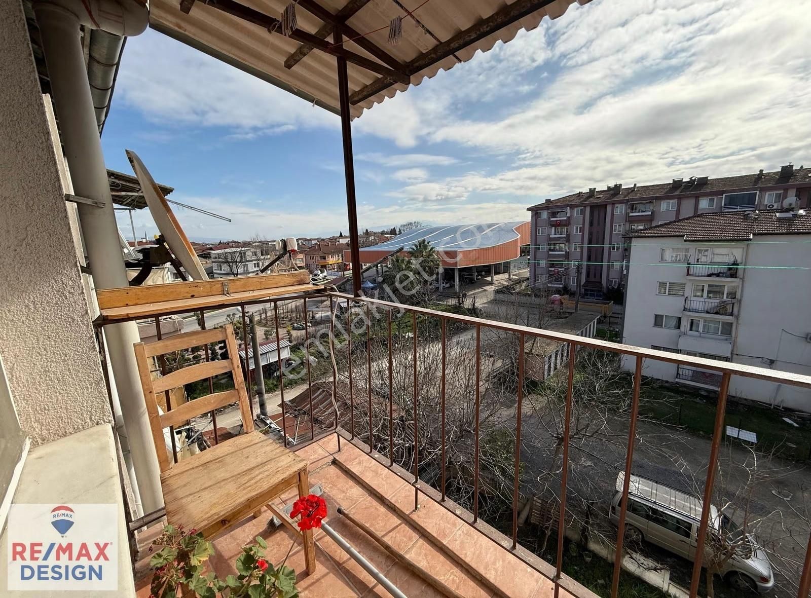 Ozanlar Perşembe Pazarının Yanında Satılık Daire Remax Design - Görsel 16