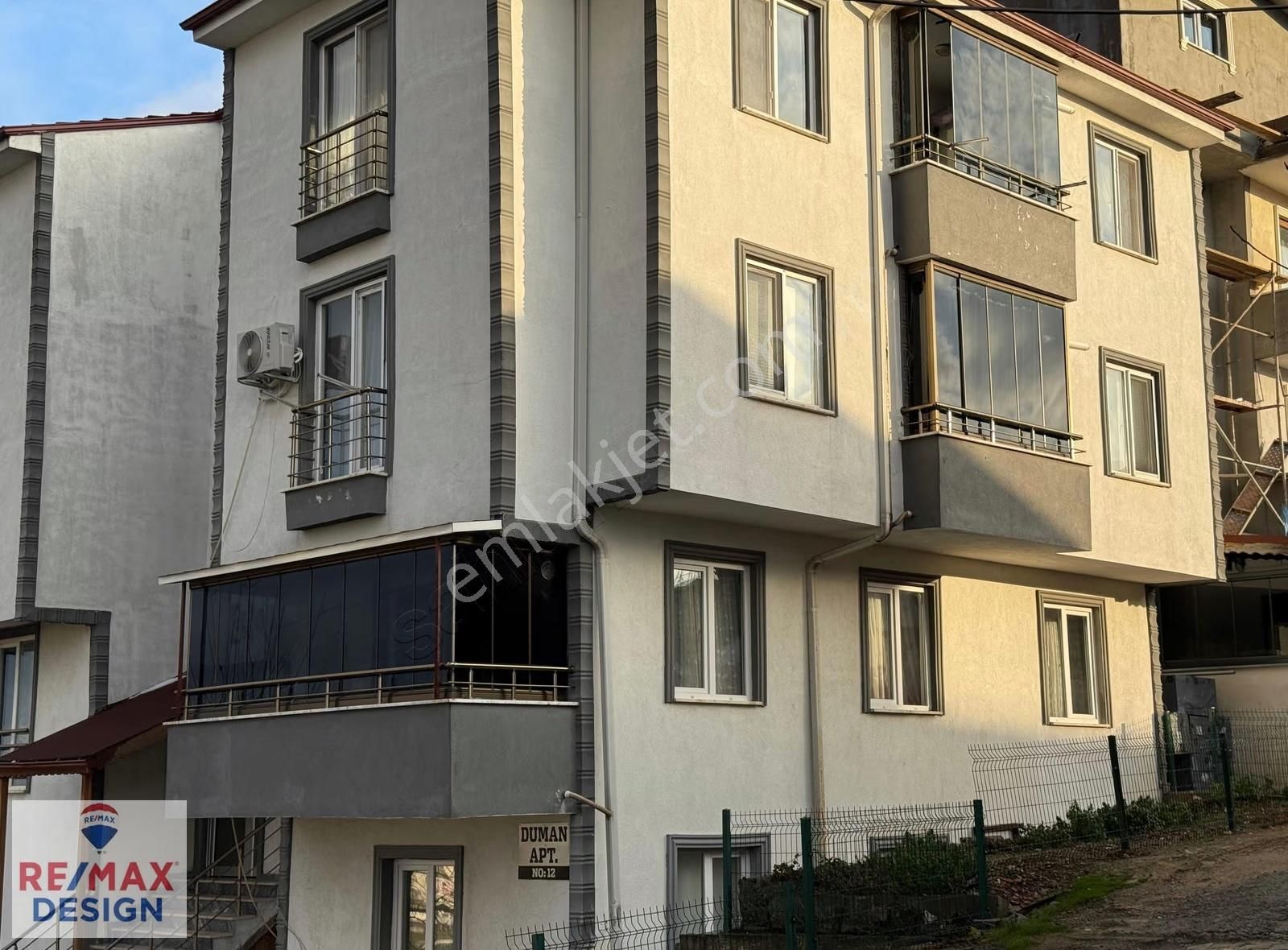 Sakarya Erenlerde Satılık 2+1 Daire Remax Design