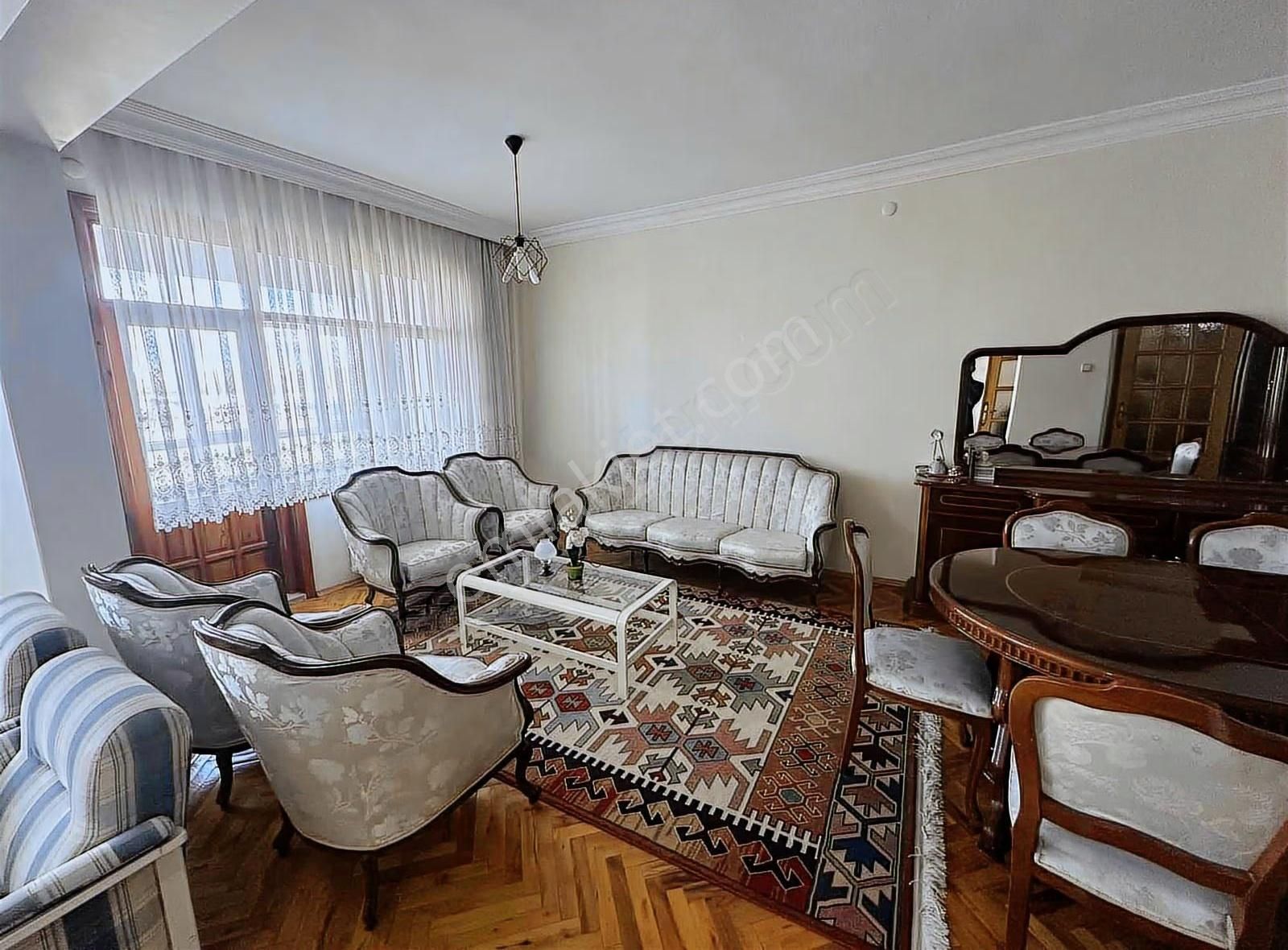 Fatih Mah. Kule Site Avm Civarı 3+1 Eşyalı Kiralık