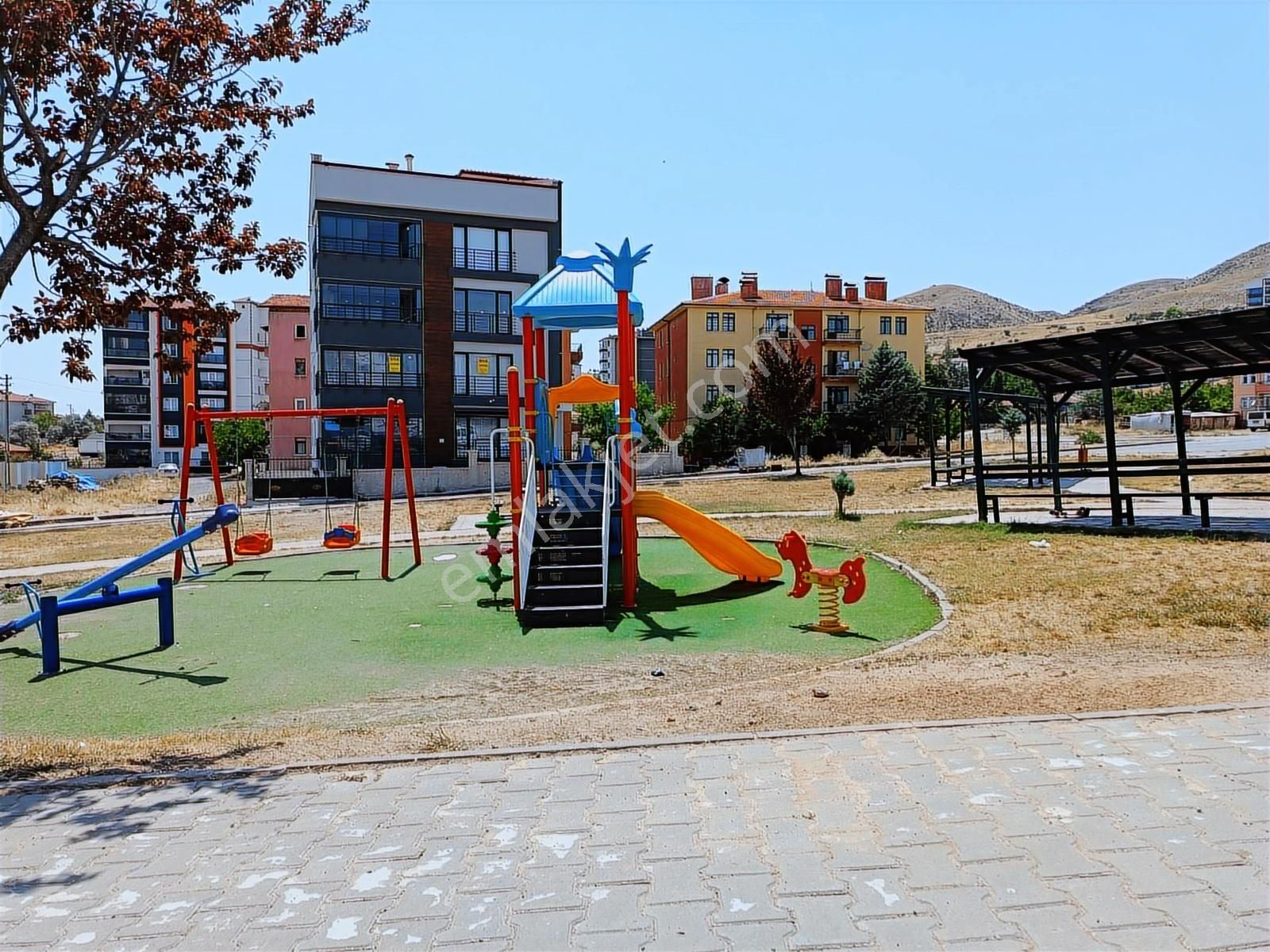 Ali Bey'den Yakacıkda 1. Katta 4+1, Ultralüx, Yeni Binada