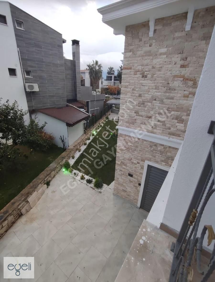 ''davutlar Sahilinde 560m2 Arsa İcinde Tam Müstakil Villa'' - Görsel 23