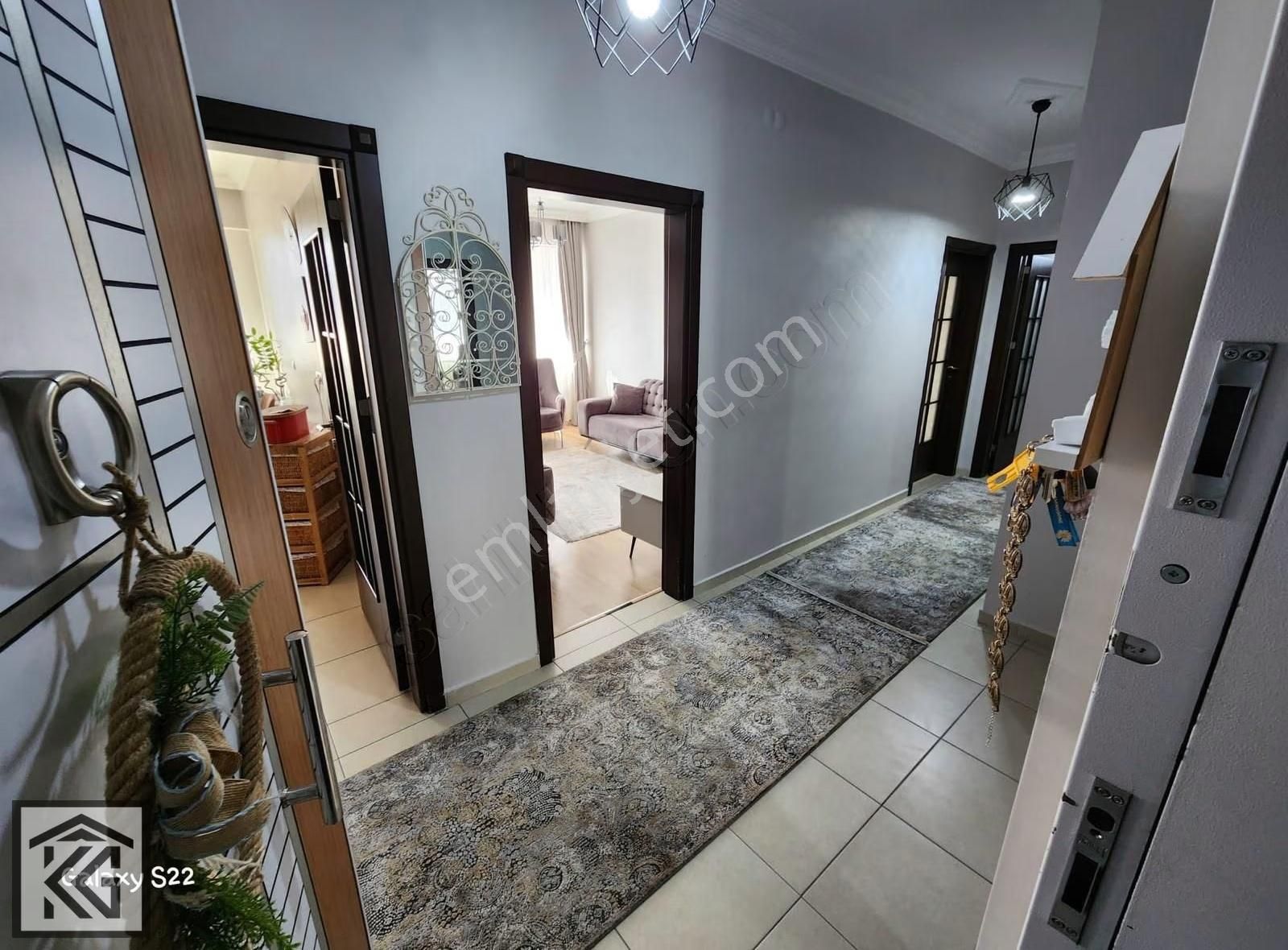 Kocalardan Fetih Caddesi Üstü Arakat Çok Geniş Cam Balkonlu 3+1 - Görsel 1