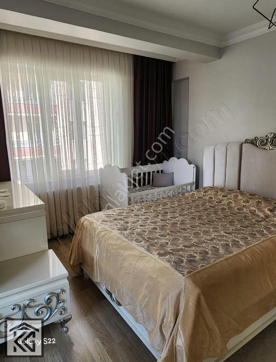 Kocalardan Fetih Caddesi Üstü Arakat Çok Geniş Cam Balkonlu 3+1 - Görsel 4