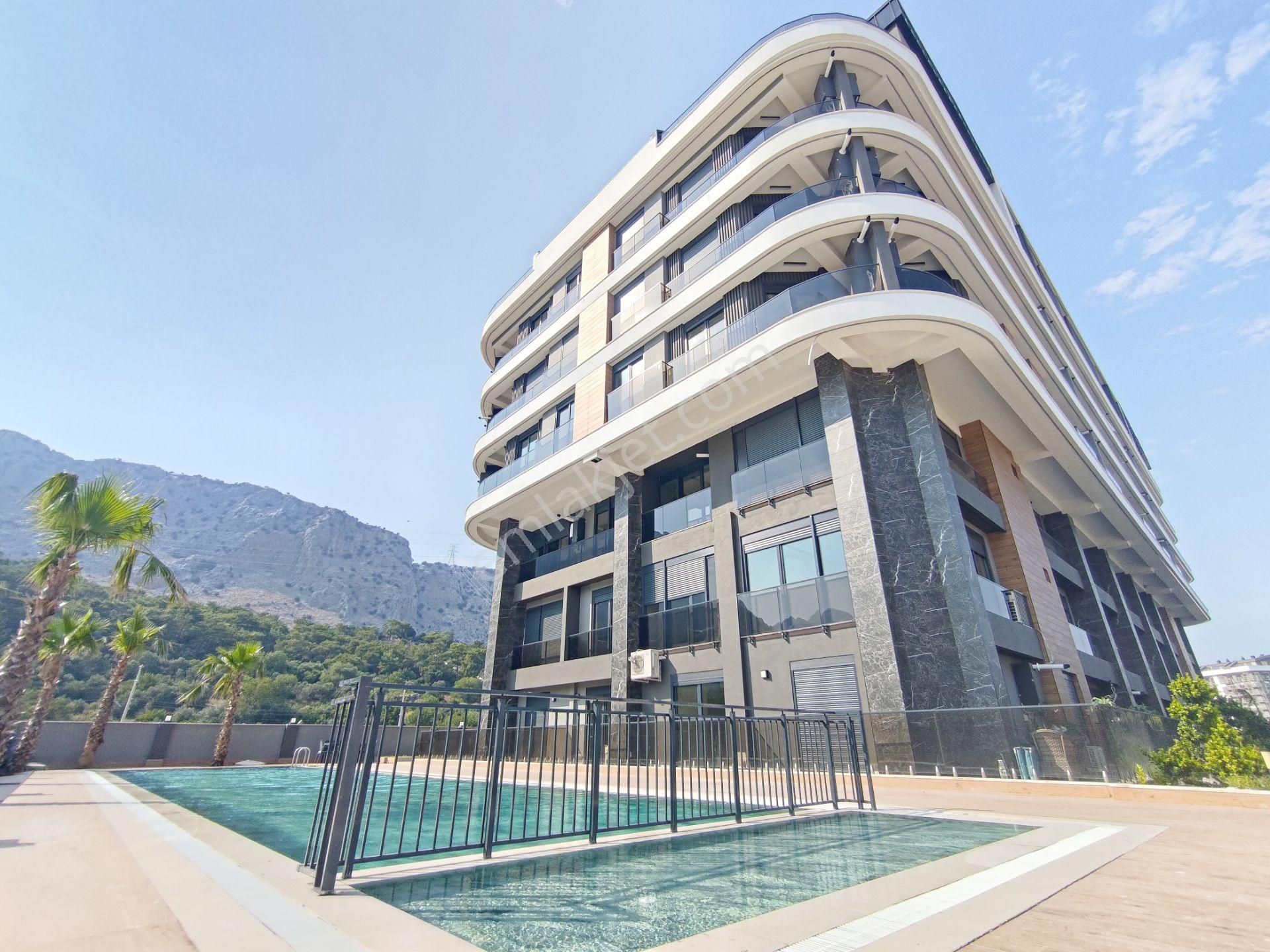 Konyaaltında Kiralık 2+1 Daire | Havuzlu Kapalı Otoparklı Dublex - Görsel 3