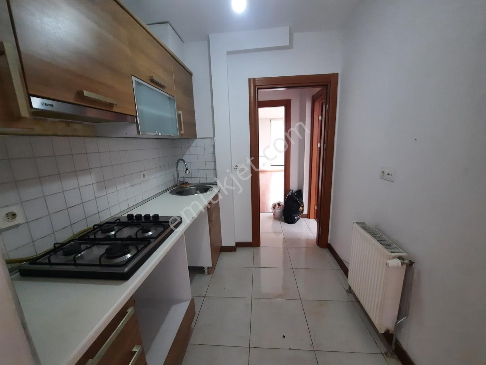 Taşdelen Merkezde Siteiçi 1+1 Girişkat 90m2 Geniş Balkonlu Daire - Görsel 13