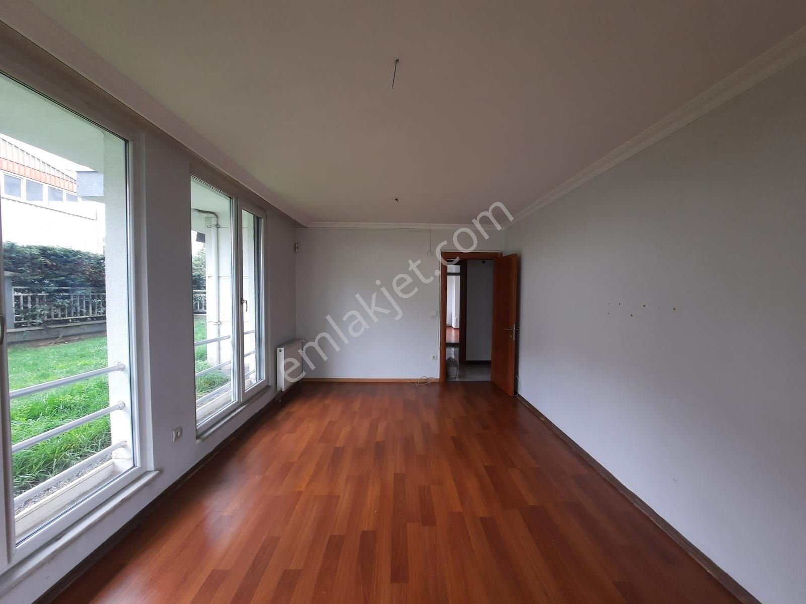 Taşdelen Merkezde Siteiçi 1+1 Girişkat 90m2 Geniş Balkonlu Daire - Görsel 3