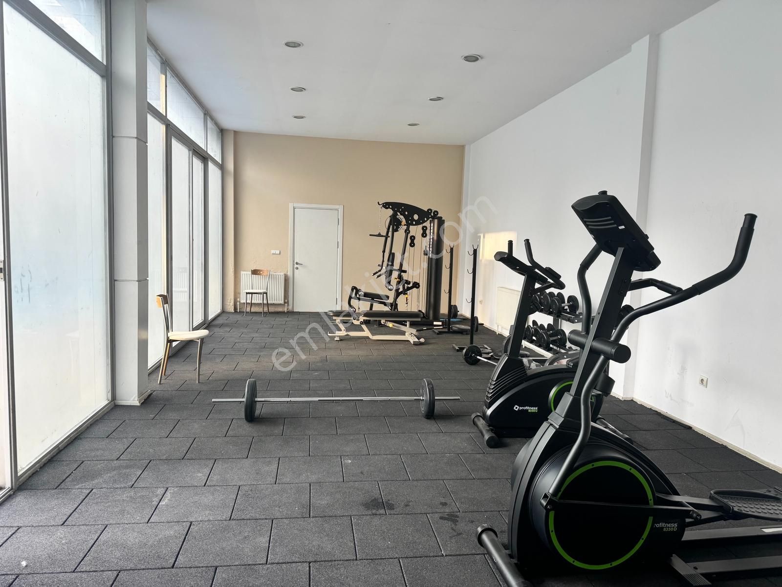 Taşdelen Merkezde Siteiçi 1+1 Girişkat 90m2 Geniş Balkonlu Daire - Görsel 24