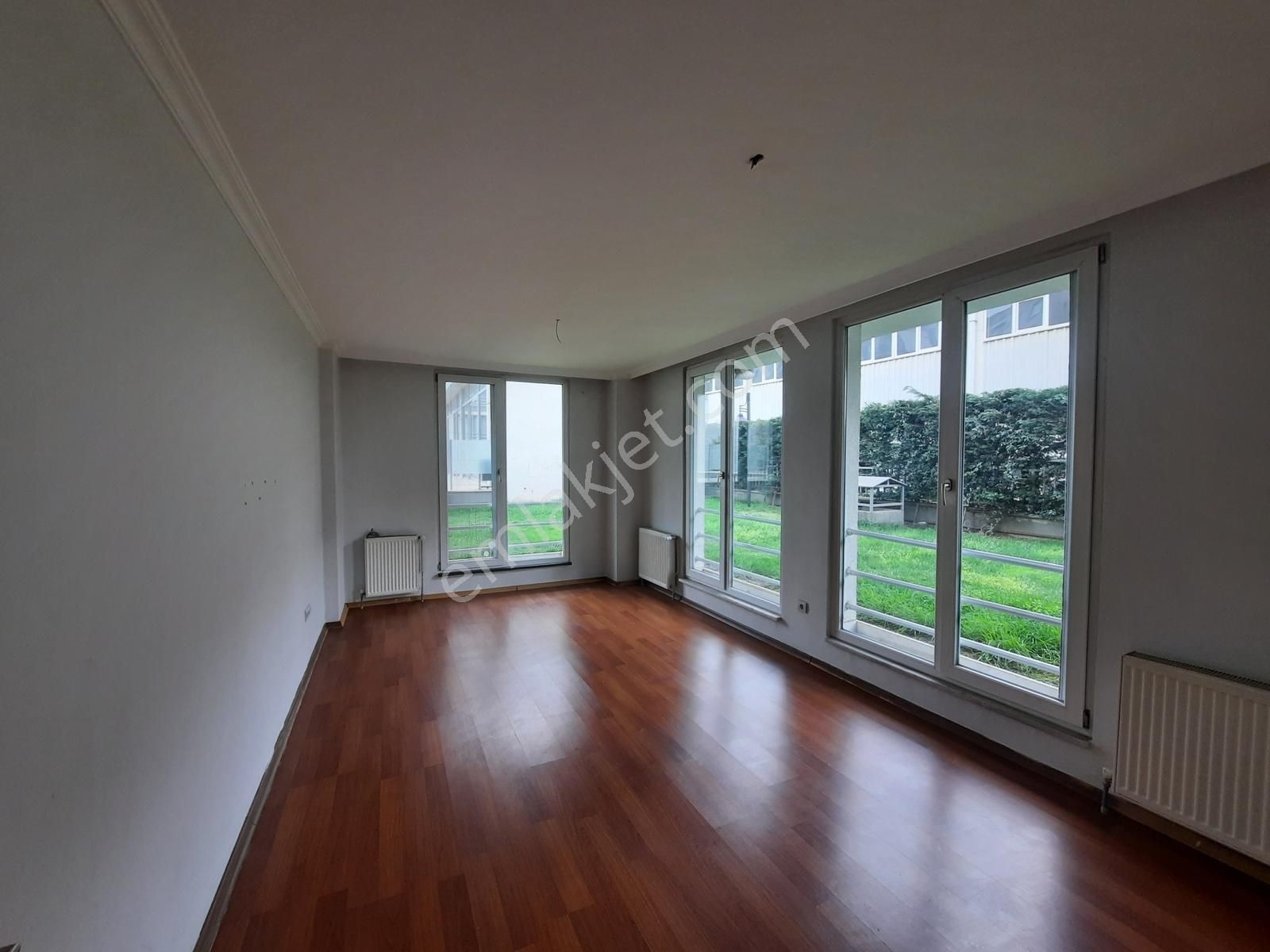 Taşdelen Merkezde Siteiçi 1+1 Girişkat 90m2 Geniş Balkonlu Daire - Görsel 2