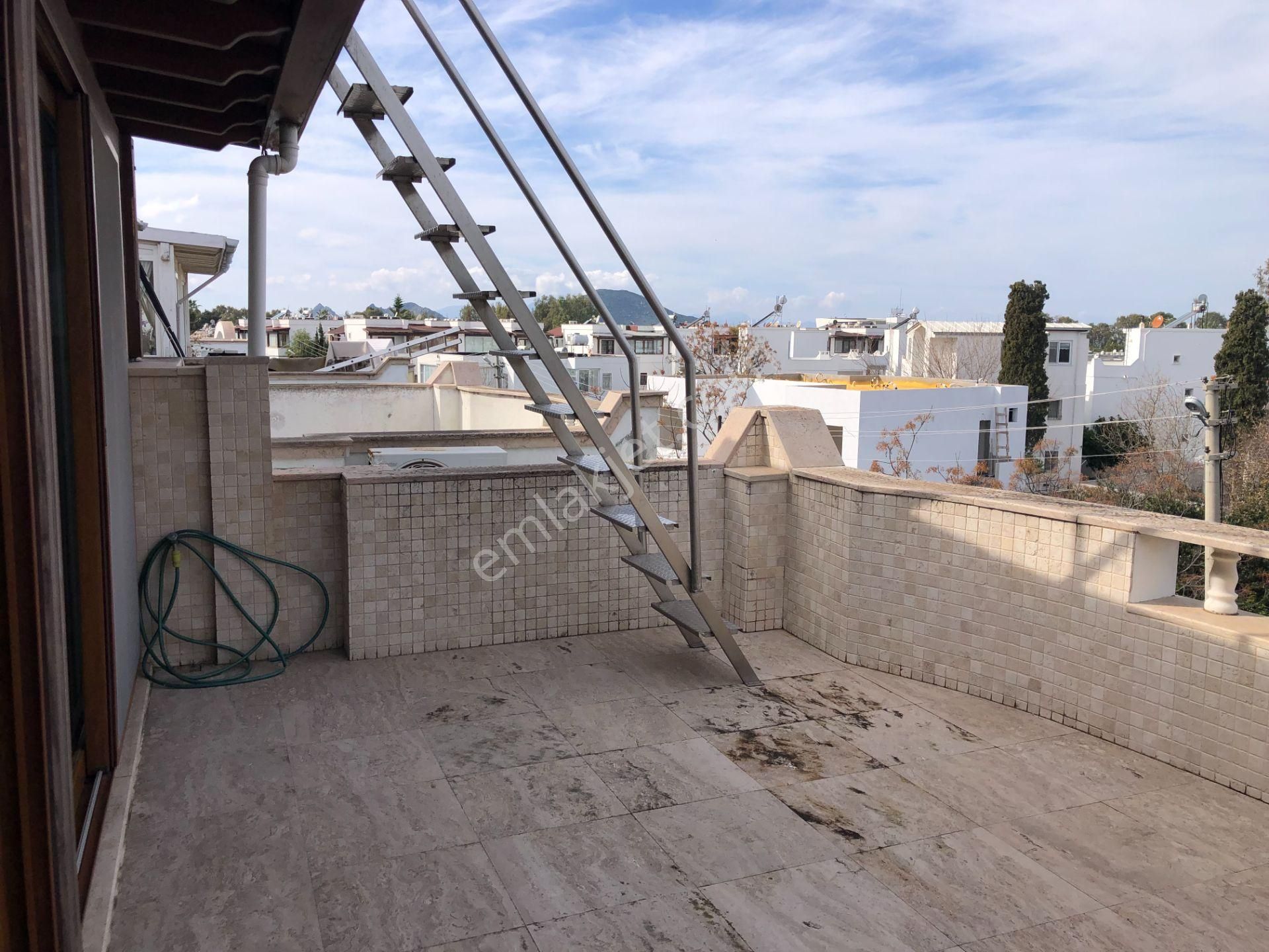 Bodrum Turgutreis Merkezde Satılık 3+2 Müstakil Villa - Görsel 33