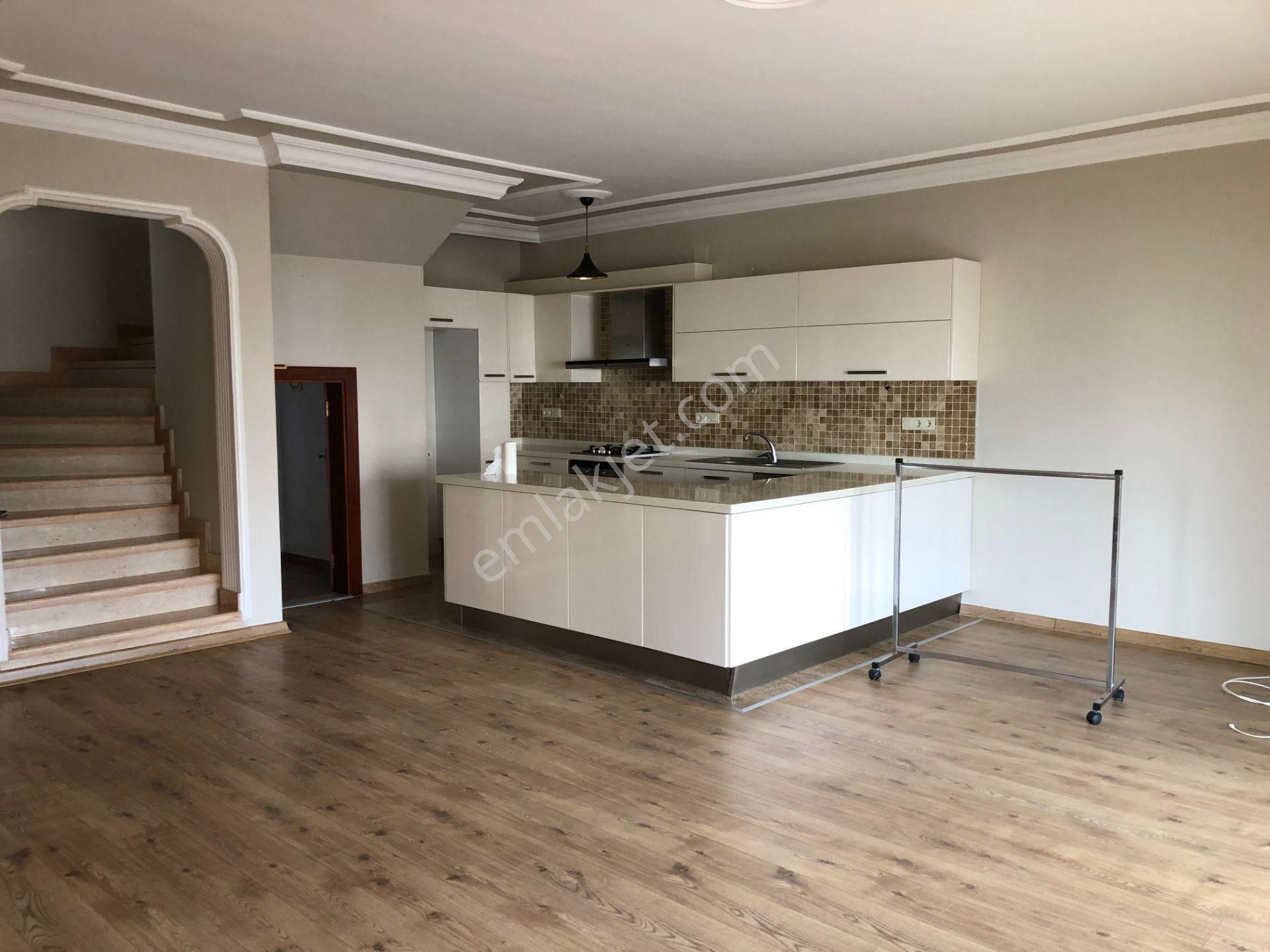 Bodrum Turgutreis Merkezde Satılık 3+2 Müstakil Villa - Görsel 9