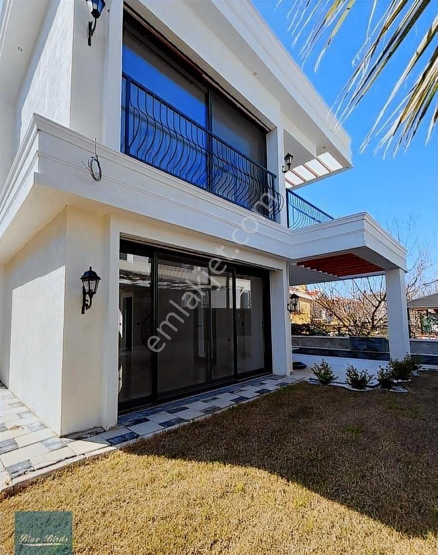 Kuşadası Satılık Konsept 4+1 Özel Havuzlu Mustakil Villa