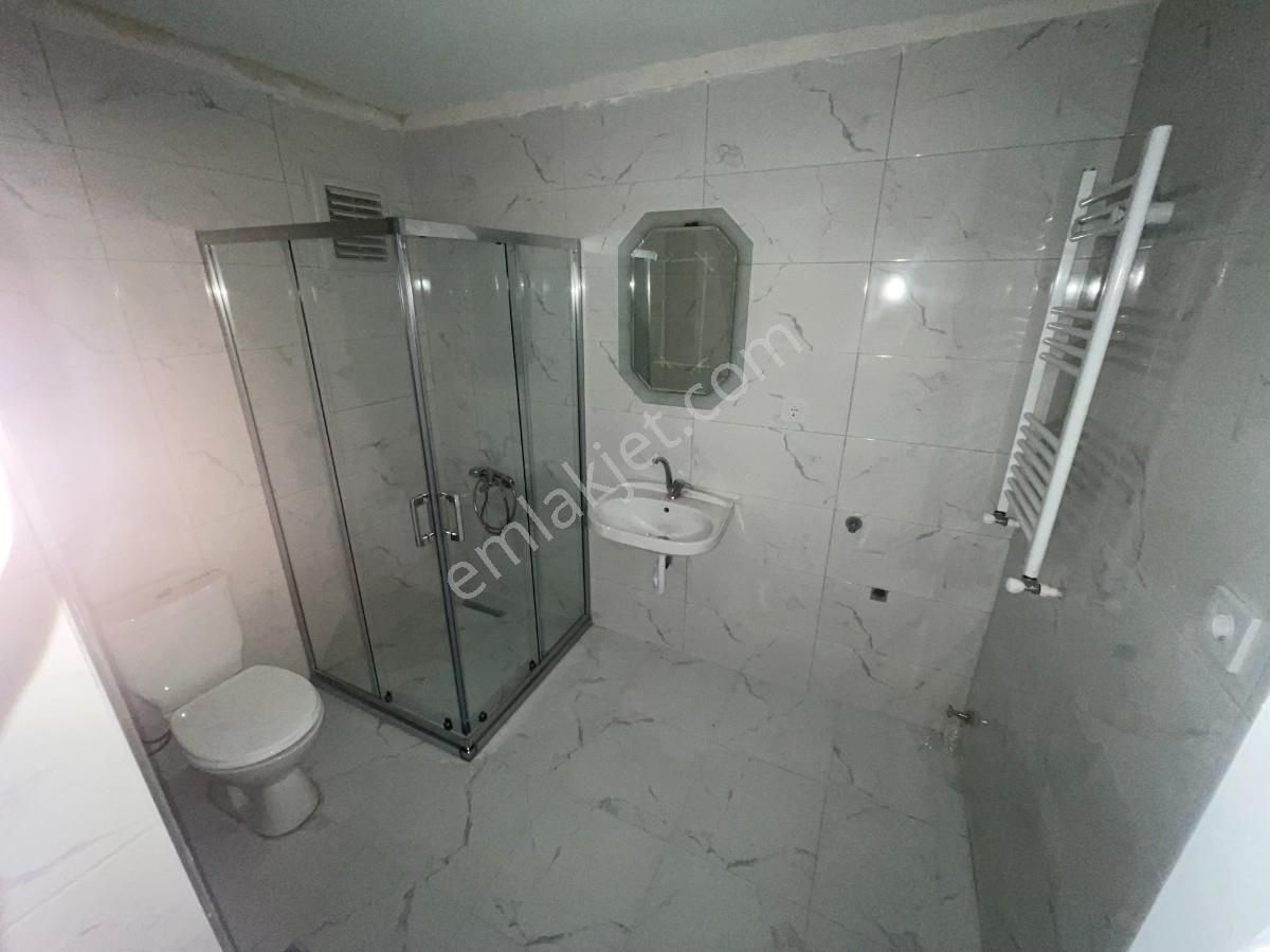 Wc Yenilendi , Mutfak Kombi Yenilendi , Boya Ve Parke Silistre - Görsel 9