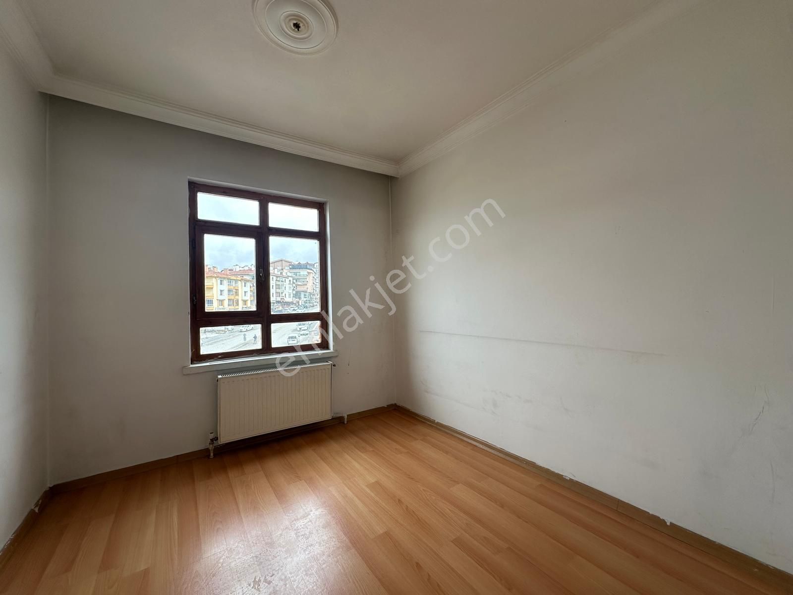 Bengi Nikah Salonu Karşısın'da 3+1ön Cephe 2 Balkonlu Fırsat Daire - Görsel 14