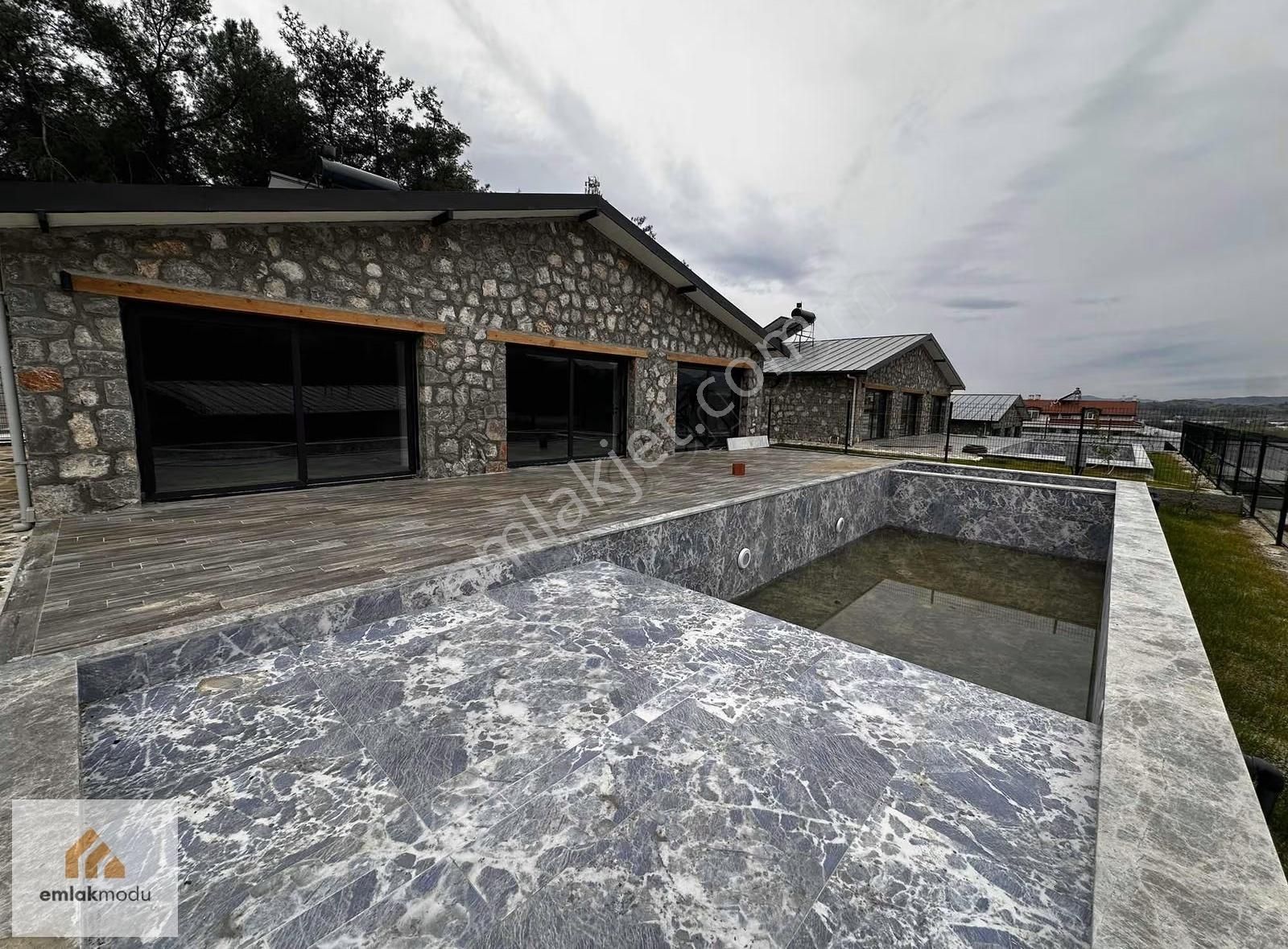 Fethiye Foça Mevkii 2+1 Eşyasız Taş Villa - Görsel 9