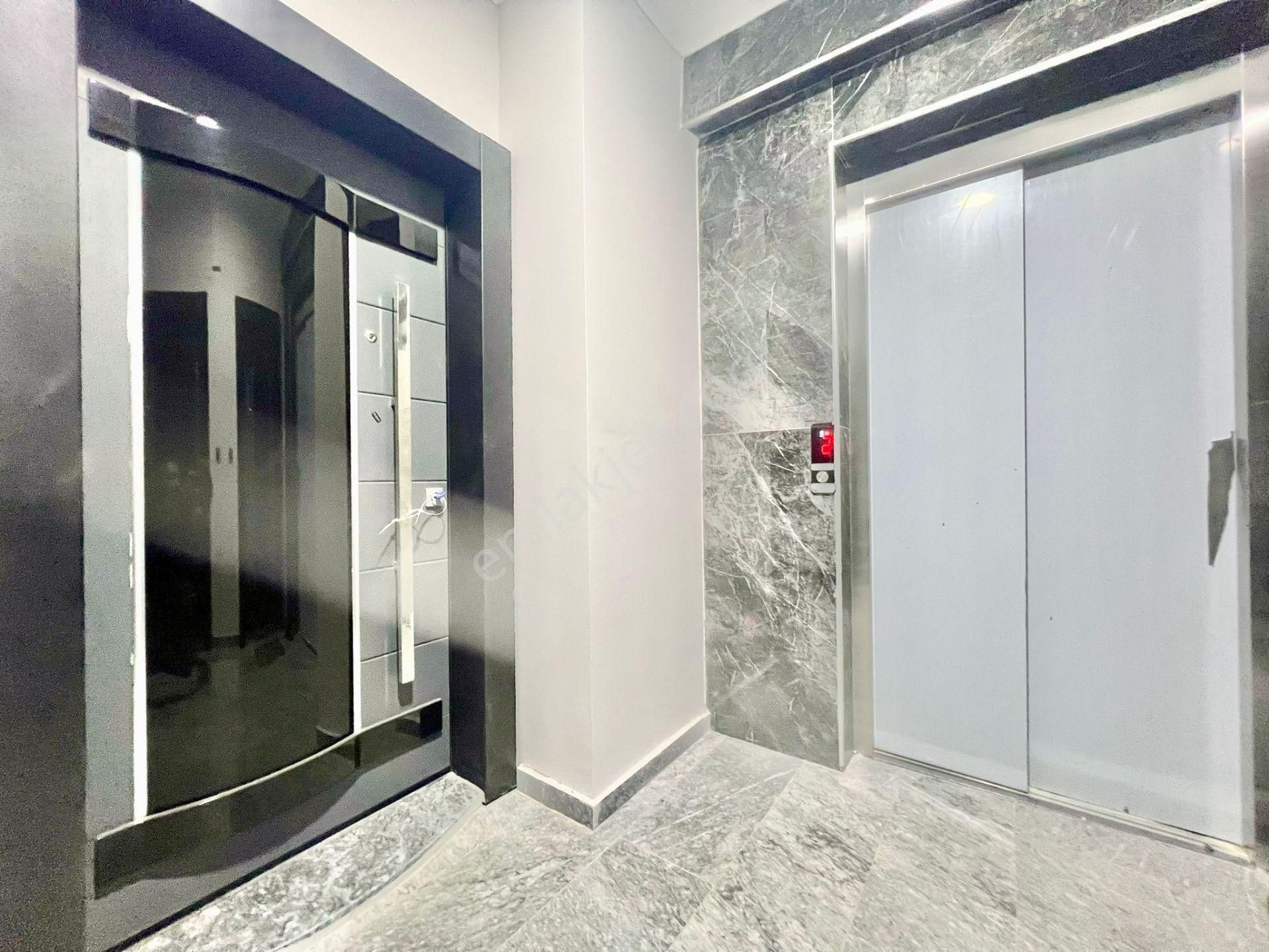 ⭐ay Emlak'tan⭐akçay'da Denize Sadece 50 M Muhteşem Konumlu Ön Cephe Şık Tasarımlı Satılık 2+1 Daire - Görsel 23