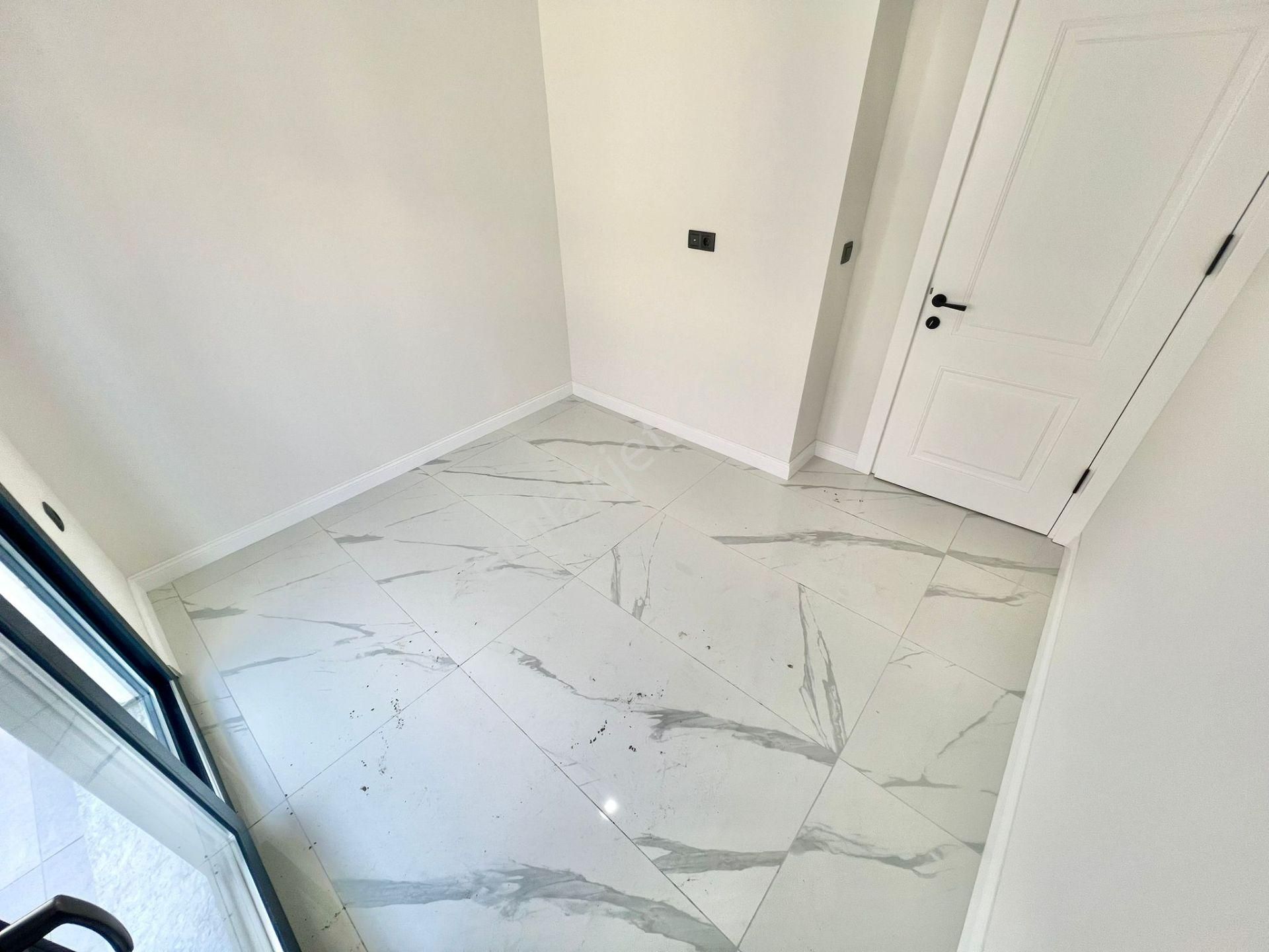 ⭐ay Emlak'tan⭐akçay'da Denize Sadece 50 M Muhteşem Konumlu Ön Cephe Şık Tasarımlı Satılık 2+1 Daire - Görsel 12