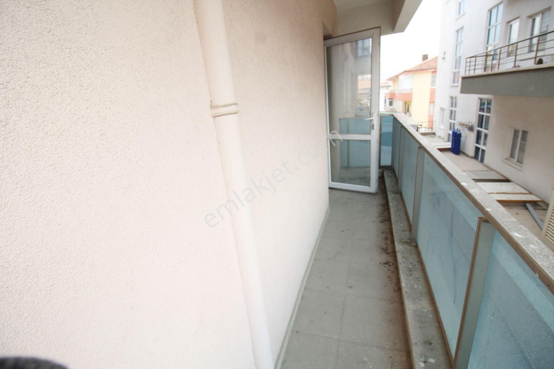 Krc'den Cadde Üzeri Başkentray'a Trene Okula Yürüme Mesafesinde 3+1 Kiralık Daire - Görsel 5