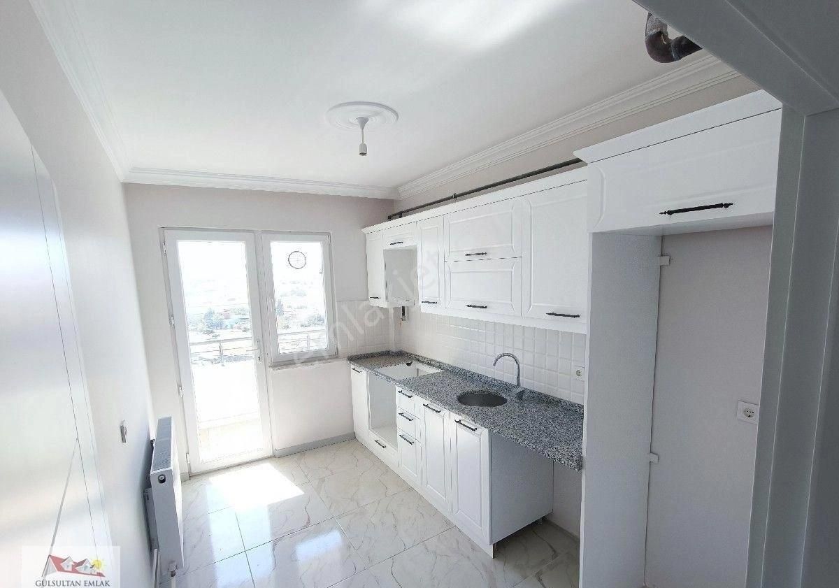 Çınarlı Mahallesi Kalabalıktan Uzak Mükemmel Konumda Satılık 2+1 - Görsel 8