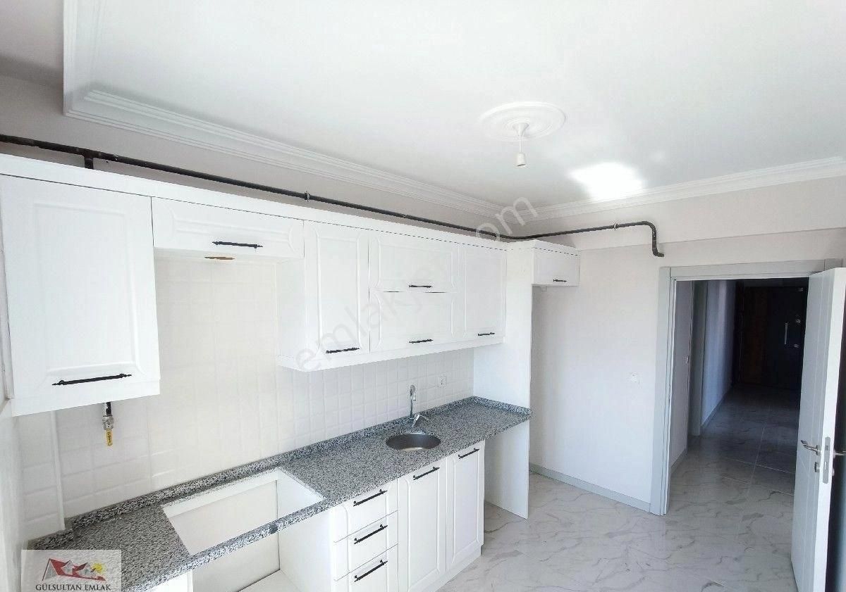 Çınarlı Mahallesi Kalabalıktan Uzak Mükemmel Konumda Satılık 2+1 - Görsel 9