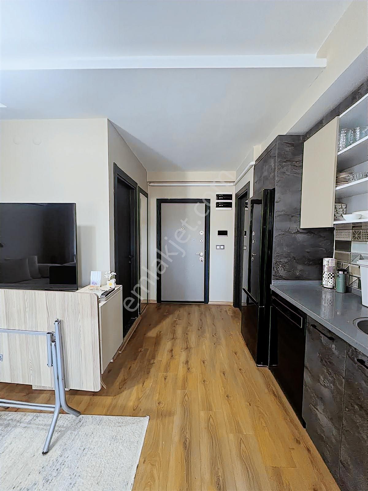 Batı Çıkışına Yakın Güvenlikli Havuzlu Sitede 2 + 1 Daire - Görsel 5
