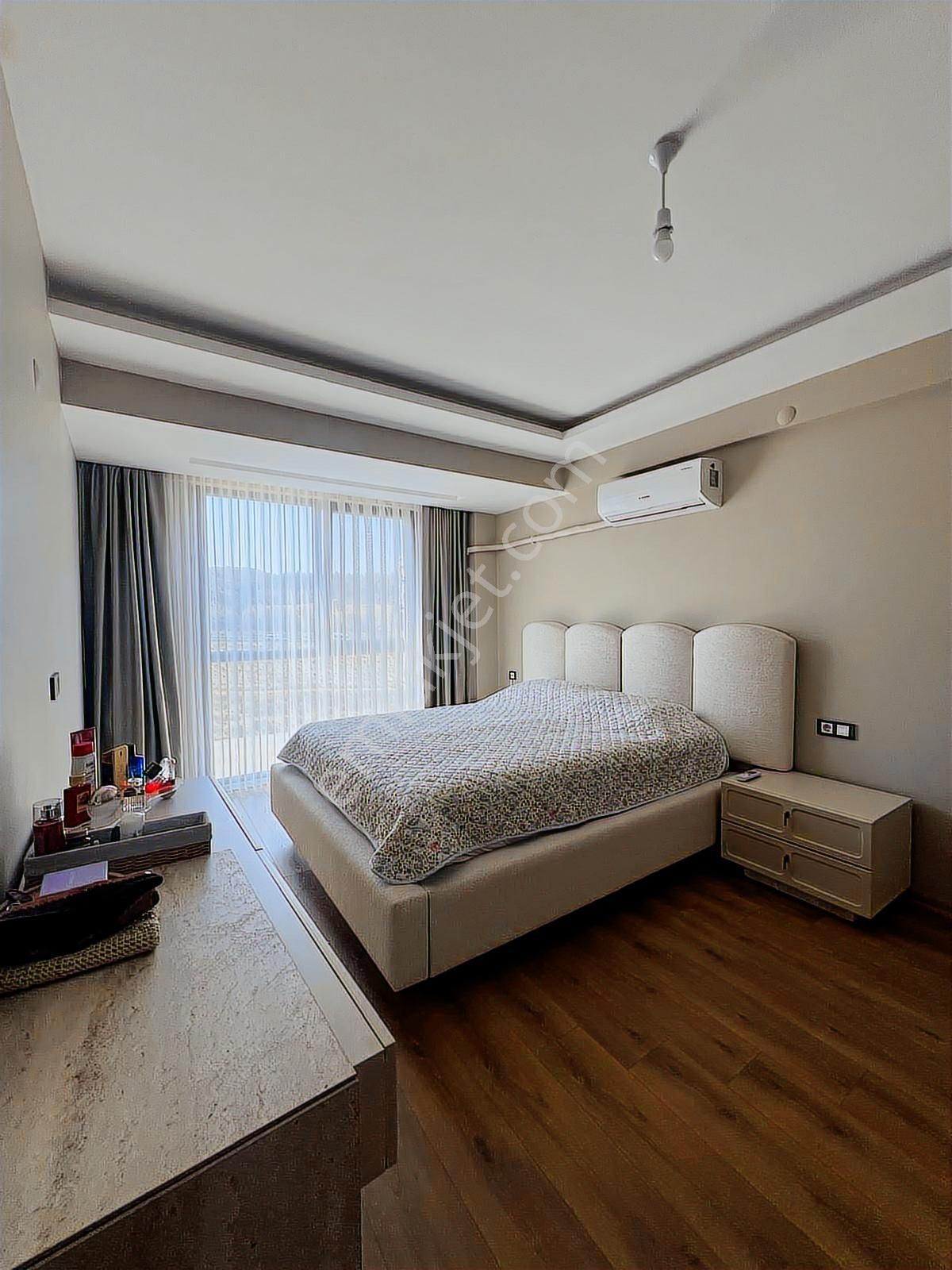 Batı Çıkışına Yakın Güvenlikli Havuzlu Sitede 2 + 1 Daire - Görsel 12