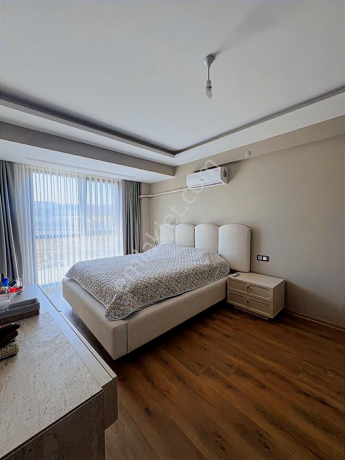 Batı Çıkışına Yakın Güvenlikli Havuzlu Sitede 2 + 1 Daire - Görsel 11