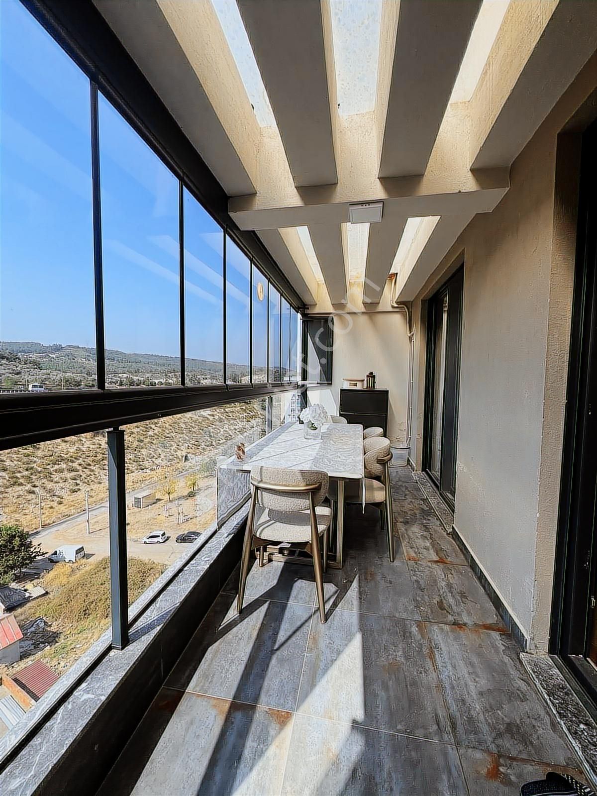 Batı Çıkışına Yakın Güvenlikli Havuzlu Sitede 2 + 1 Daire - Görsel 24