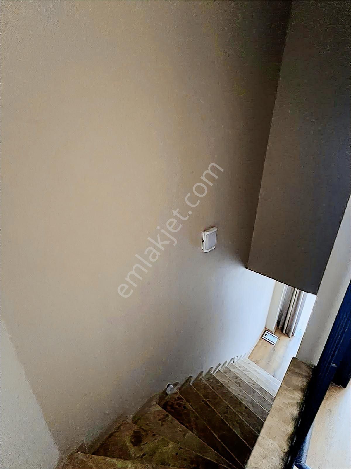Batı Çıkışına Yakın Güvenlikli Havuzlu Sitede 2 + 1 Daire - Görsel 28