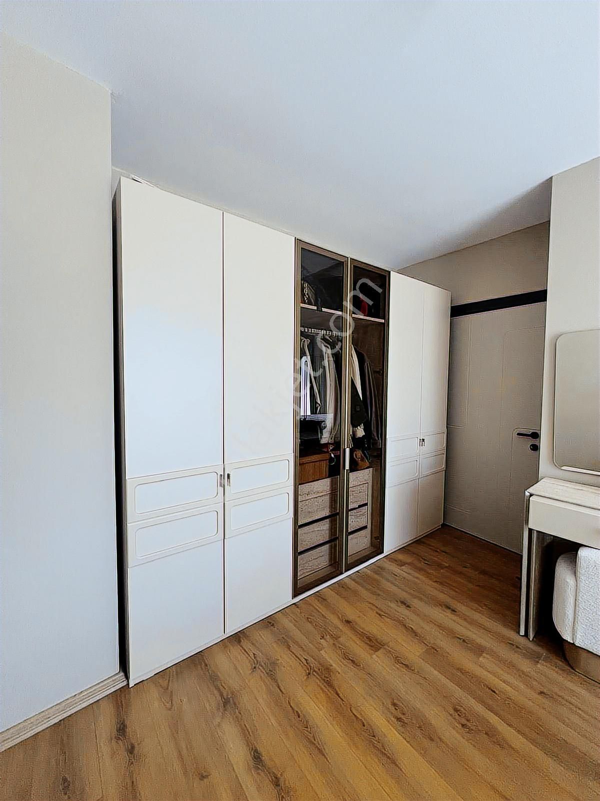 Batı Çıkışına Yakın Güvenlikli Havuzlu Sitede 2 + 1 Daire - Görsel 14