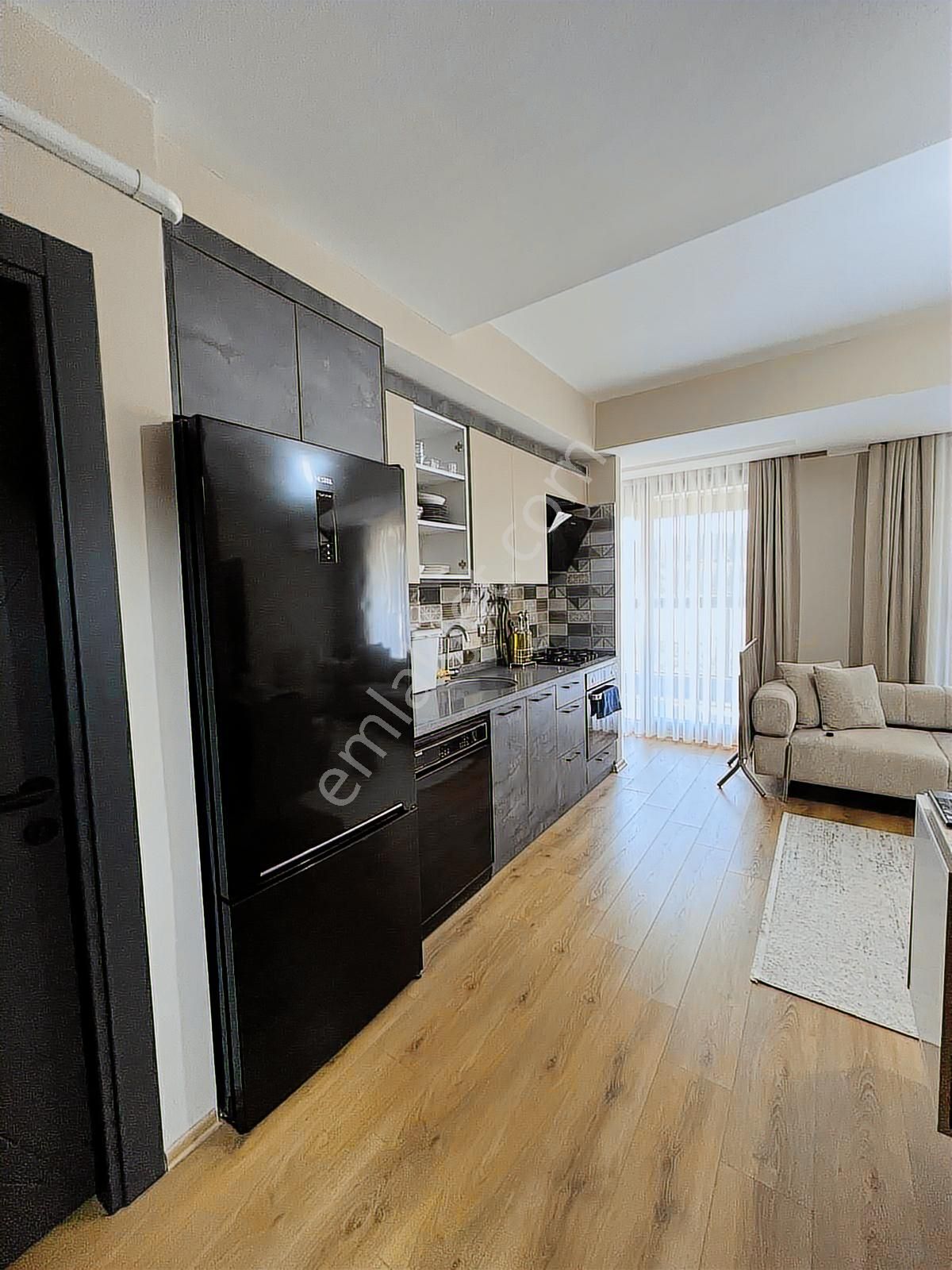 Batı Çıkışına Yakın Güvenlikli Havuzlu Sitede 2 + 1 Daire - Görsel 6