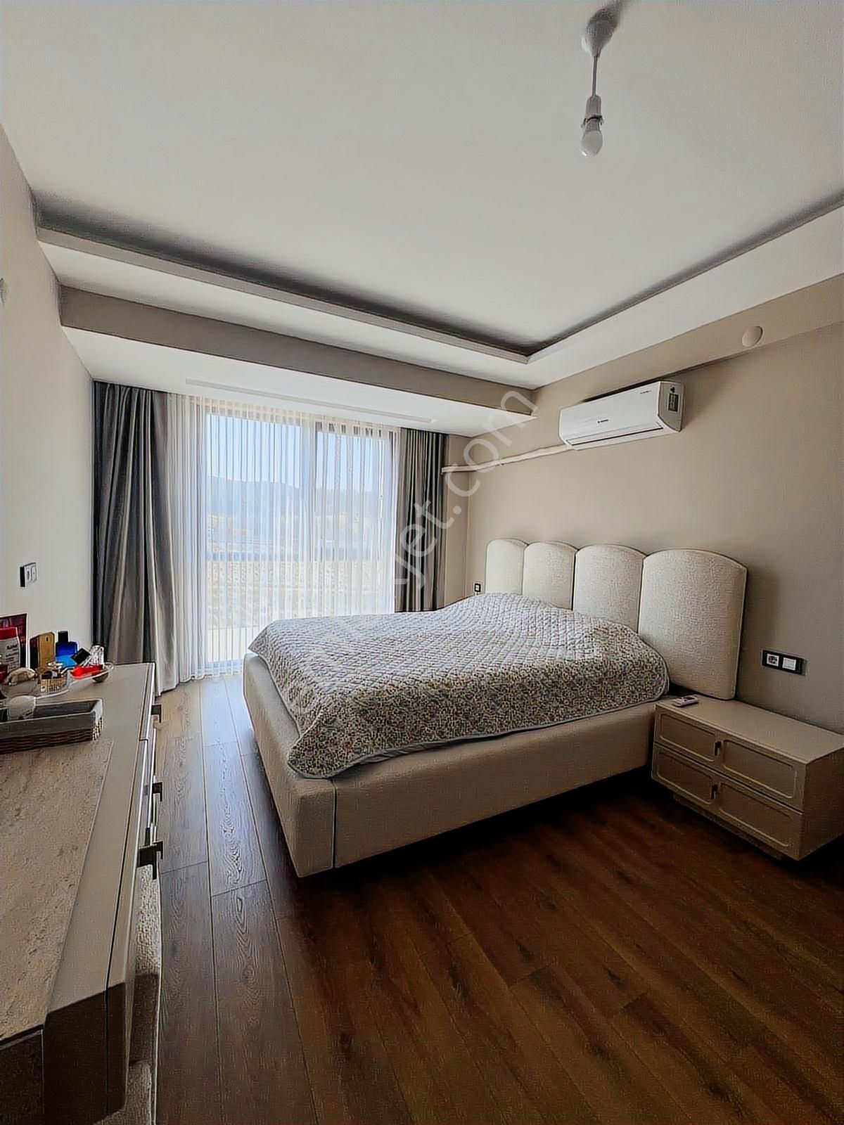 Batı Çıkışına Yakın Güvenlikli Havuzlu Sitede 2 + 1 Daire - Görsel 13
