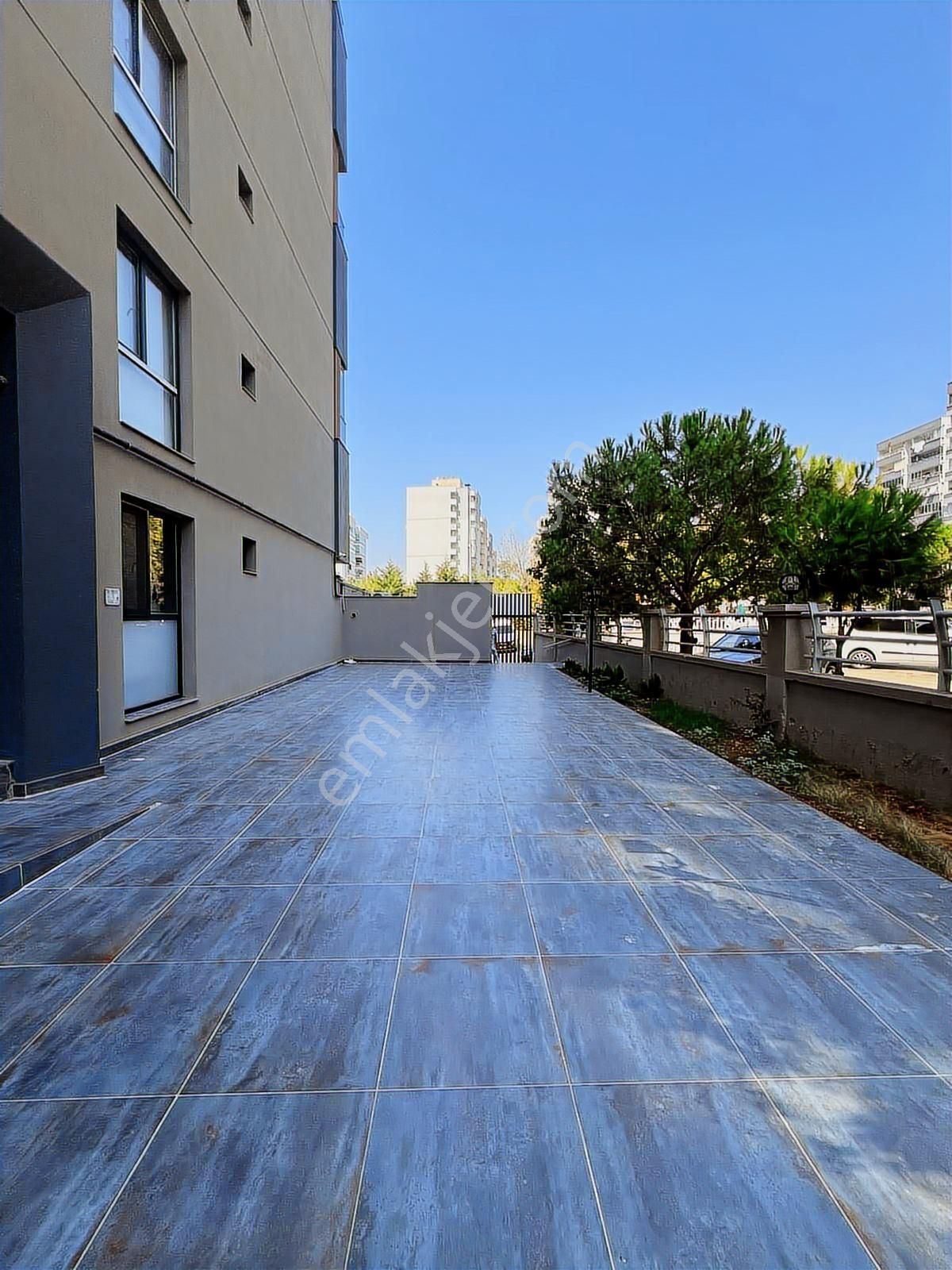 Batı Çıkışına Yakın Güvenlikli Havuzlu Sitede 2 + 1 Daire - Görsel 34