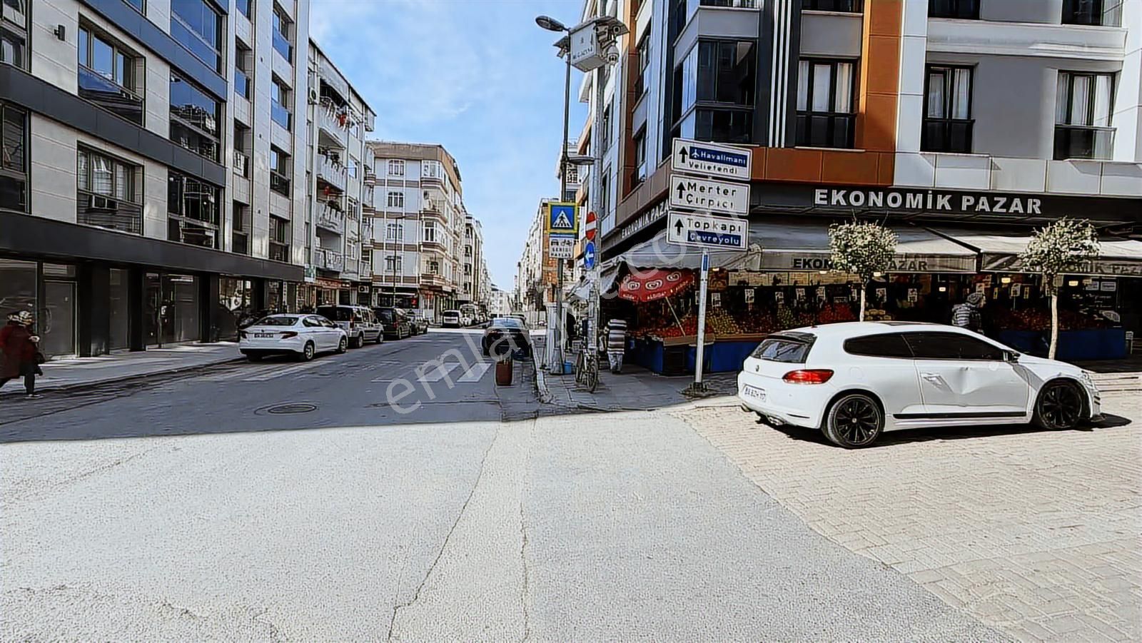 Çiğdem Emlak'tan Cadde Üzerinde Tabela Değeri Yüksek Dükkan