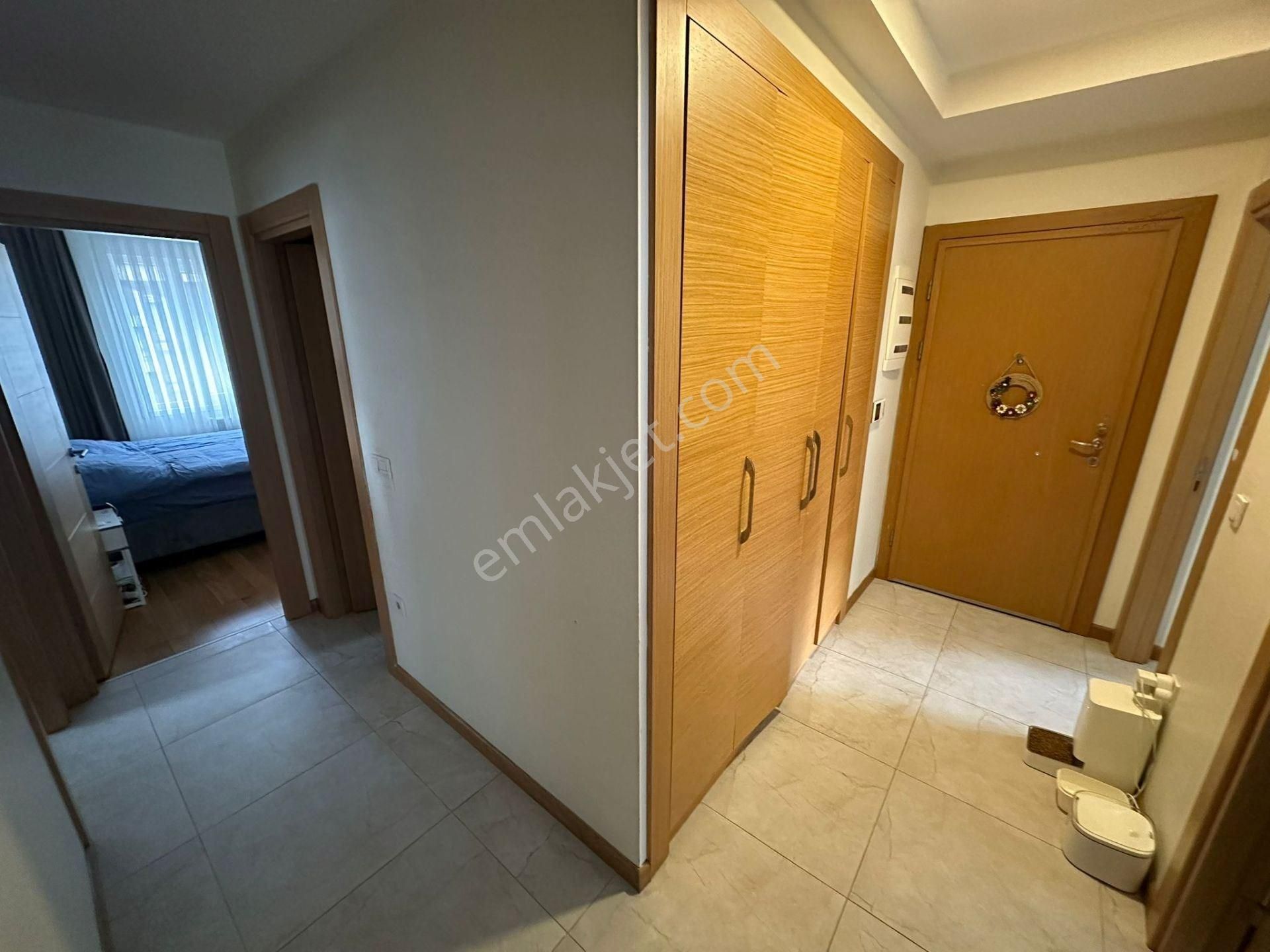 Caddebostan Sahil Plaj Yolunca Köşe Binada Balkonlu - Görsel 27