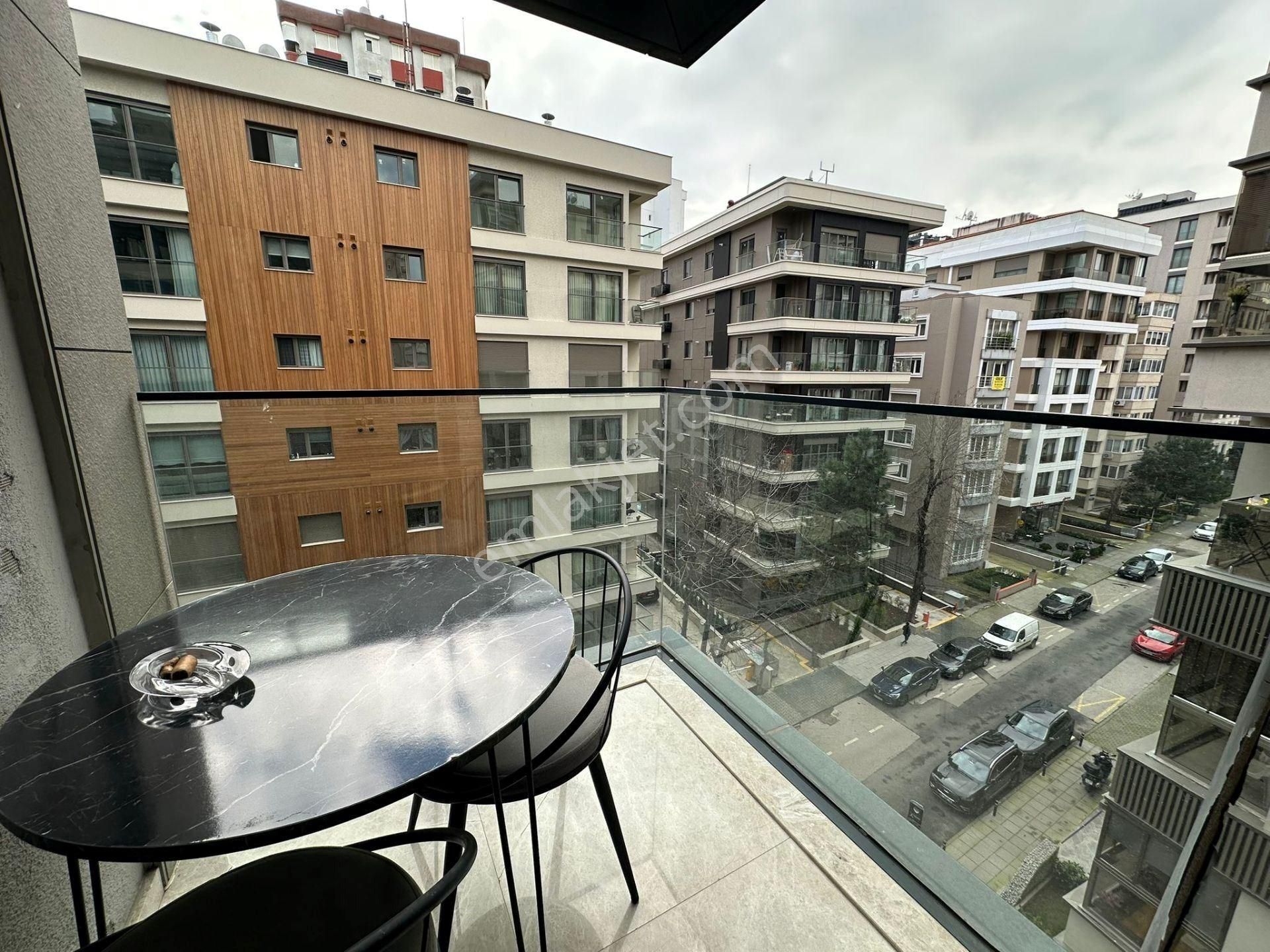 Caddebostan Sahil Plaj Yolunca Köşe Binada Balkonlu - Görsel 5